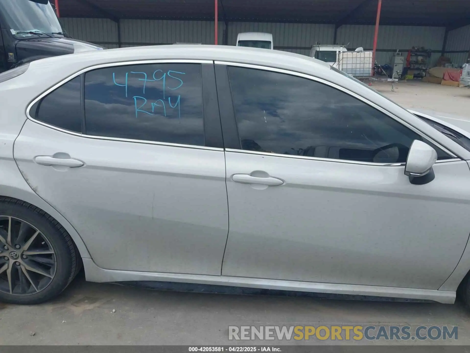14 fotografías del automóvil dañado 4T1G11AK2NU015080 TOYOTA CAMRY 2022