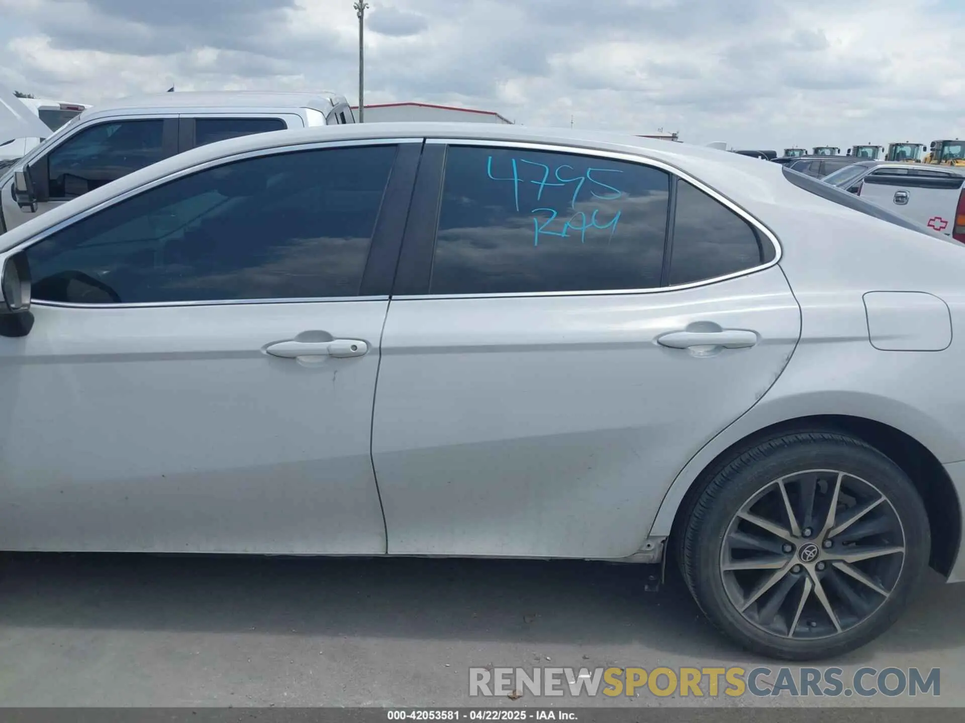 15 fotografías del automóvil dañado 4T1G11AK2NU015080 TOYOTA CAMRY 2022