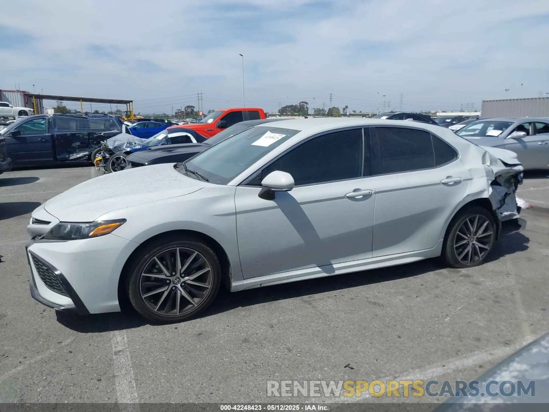 14 fotografías del automóvil dañado 4T1G11AK2NU035085 TOYOTA CAMRY 2022