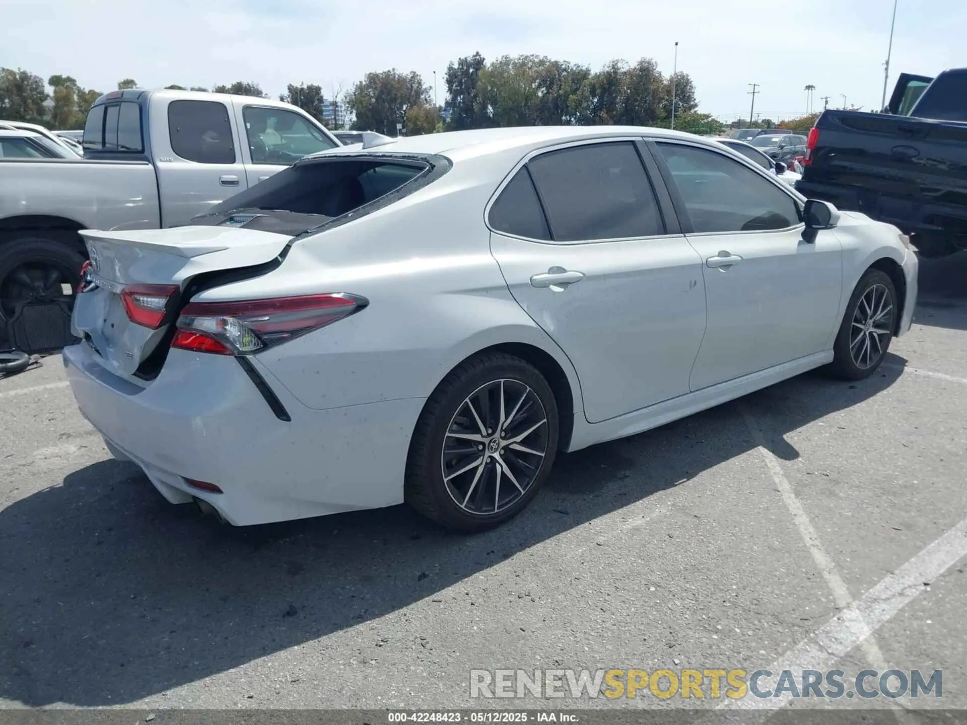 4 fotografías del automóvil dañado 4T1G11AK2NU035085 TOYOTA CAMRY 2022
