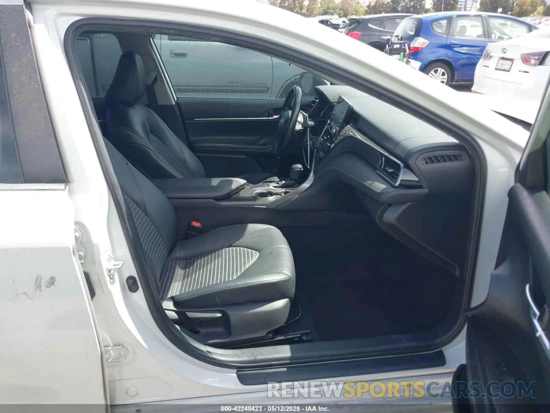 5 fotografías del automóvil dañado 4T1G11AK2NU035085 TOYOTA CAMRY 2022