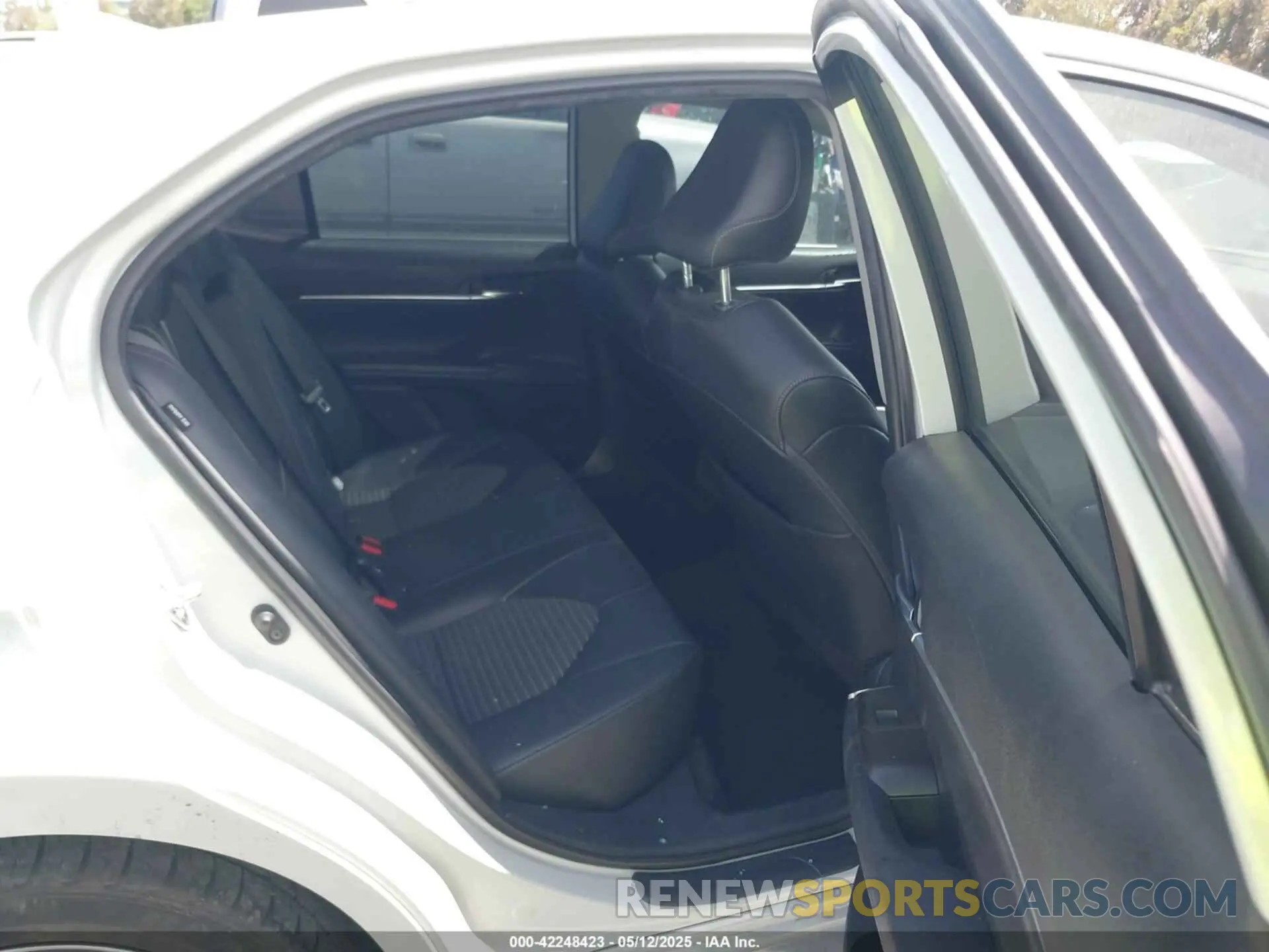 8 fotografías del automóvil dañado 4T1G11AK2NU035085 TOYOTA CAMRY 2022