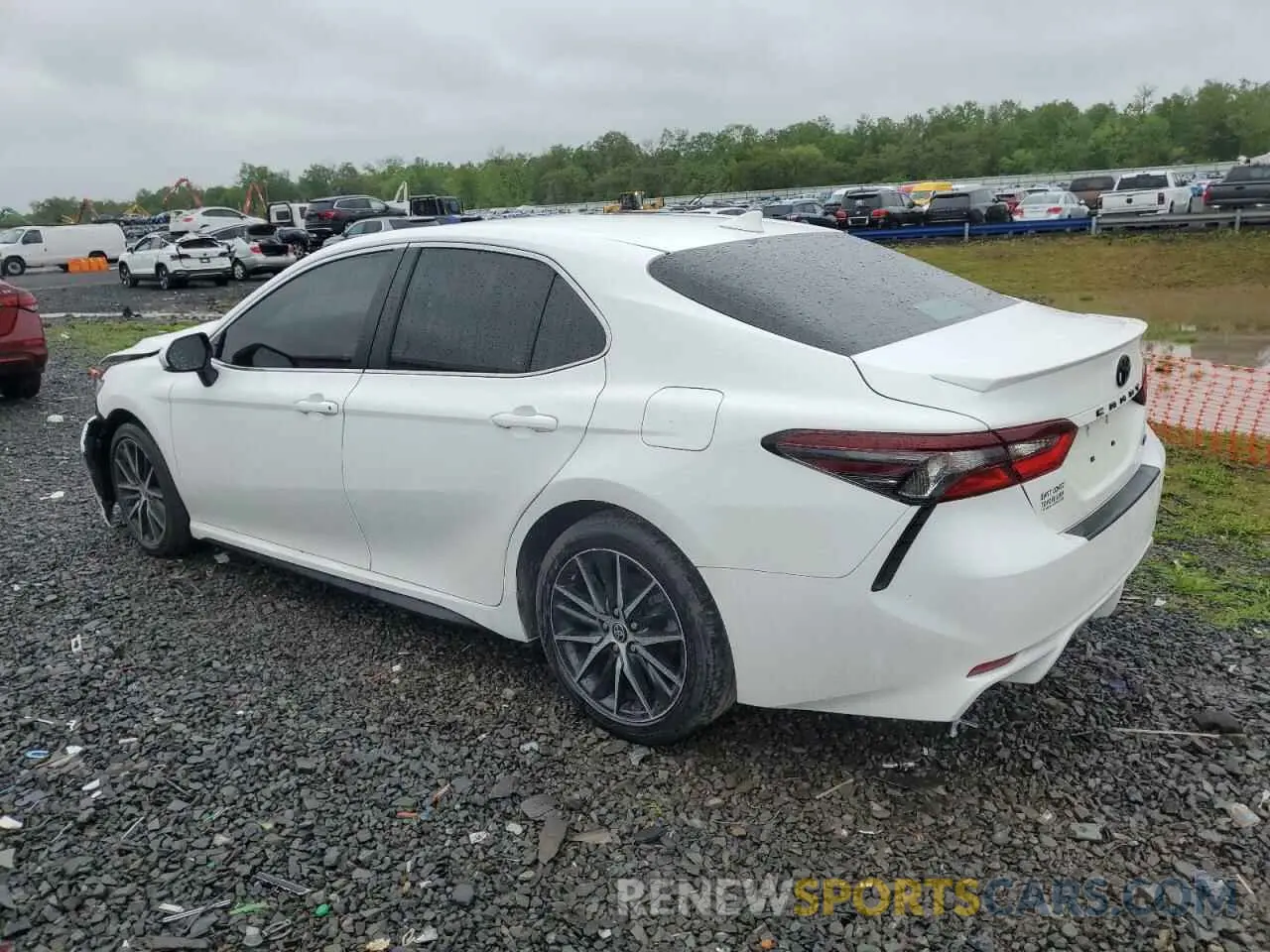 2 fotografías del automóvil dañado 4T1G11AK2NU040383 TOYOTA CAMRY 2022
