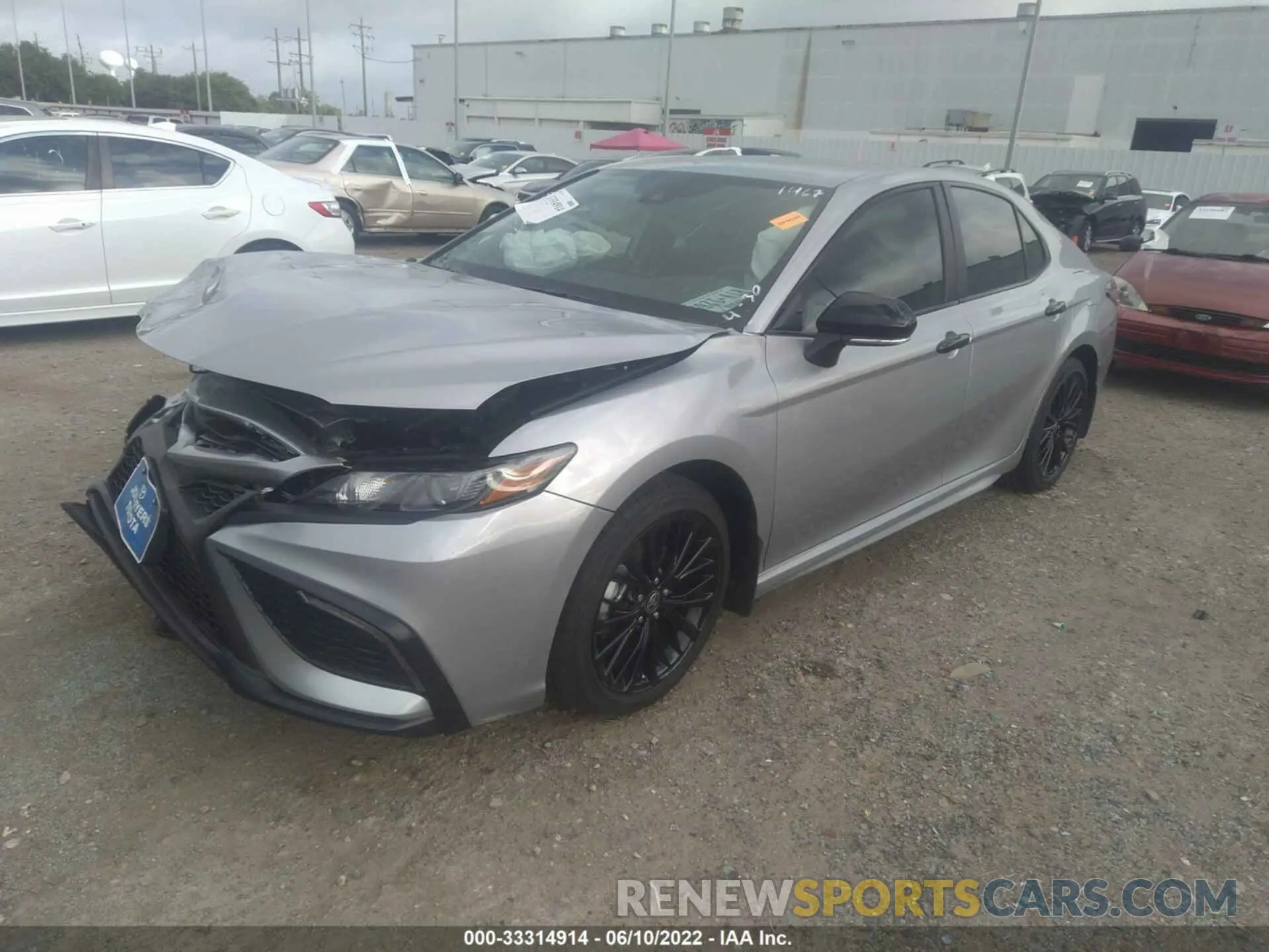 2 fotografías del automóvil dañado 4T1G11AK2NU041467 TOYOTA CAMRY 2022