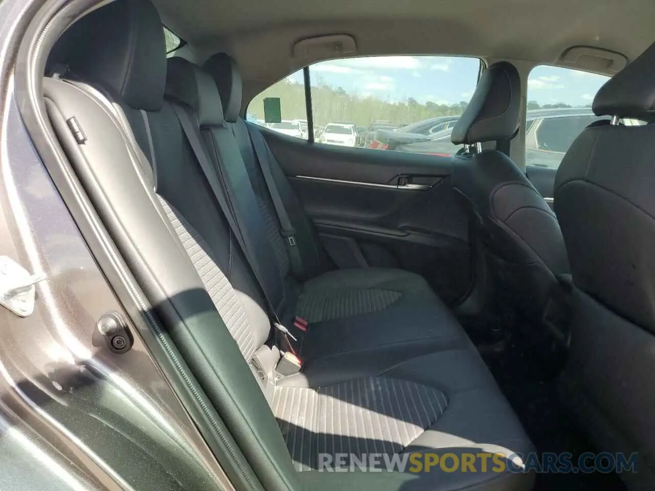 10 fotografías del automóvil dañado 4T1G11AK2NU043977 TOYOTA CAMRY 2022