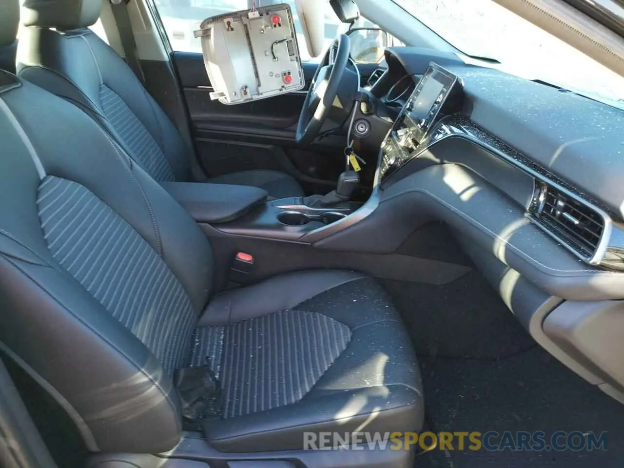 4 fotografías del automóvil dañado 4T1G11AK2NU045258 TOYOTA CAMRY 2022