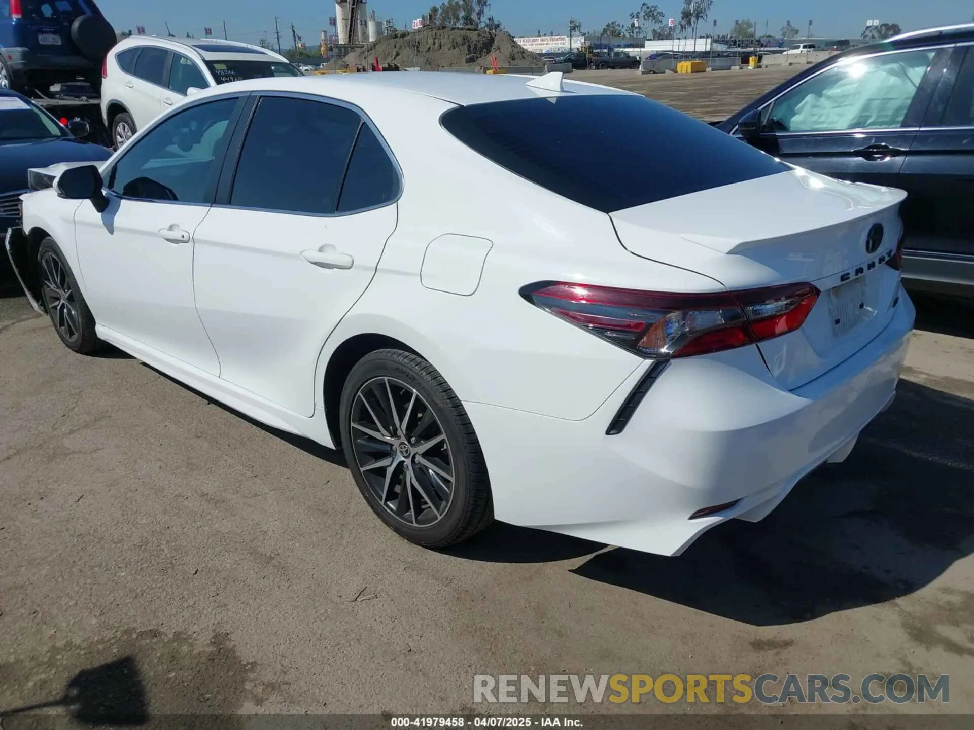 3 fotografías del automóvil dañado 4T1G11AK2NU068409 TOYOTA CAMRY 2022