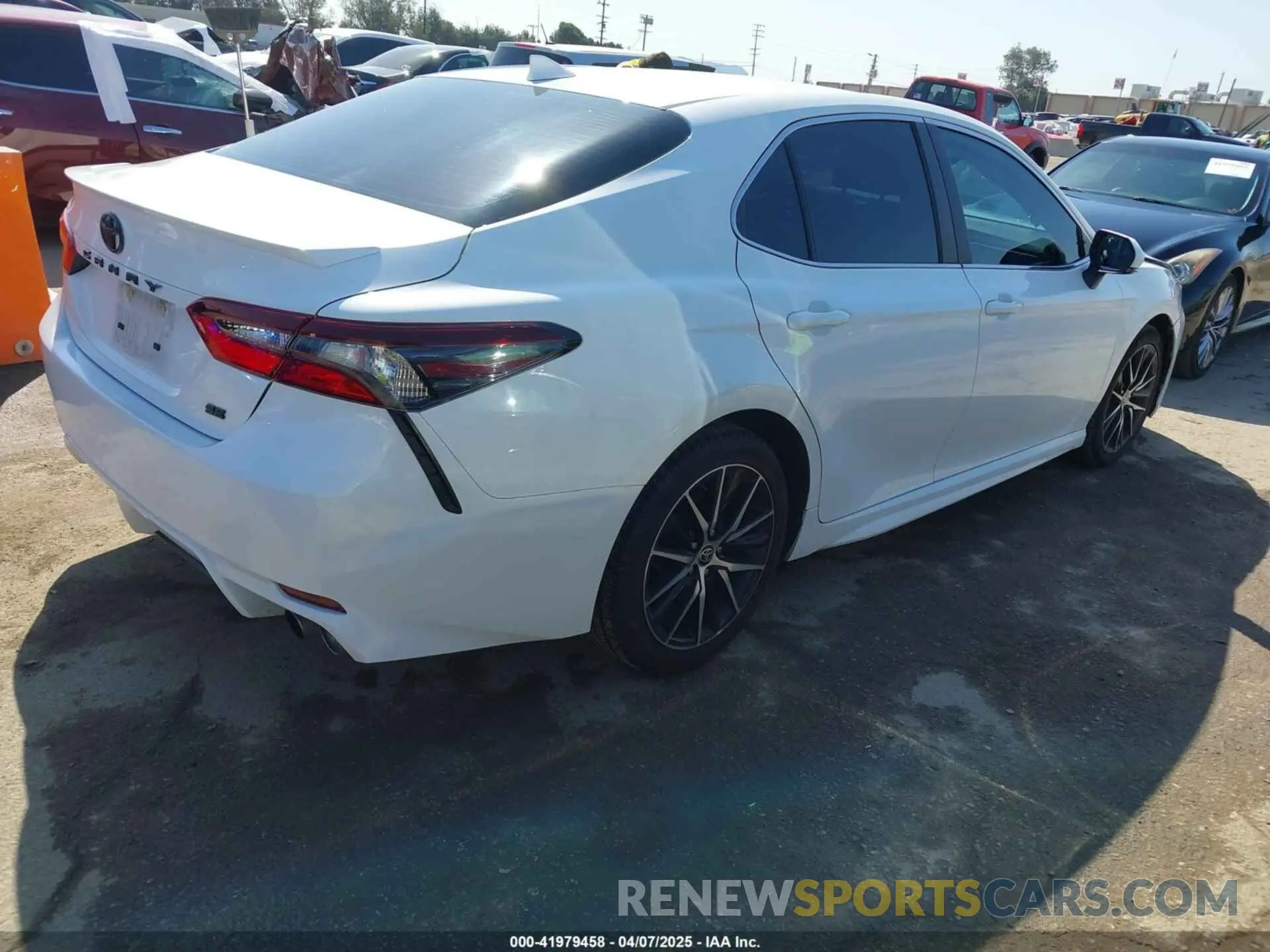 4 fotografías del automóvil dañado 4T1G11AK2NU068409 TOYOTA CAMRY 2022