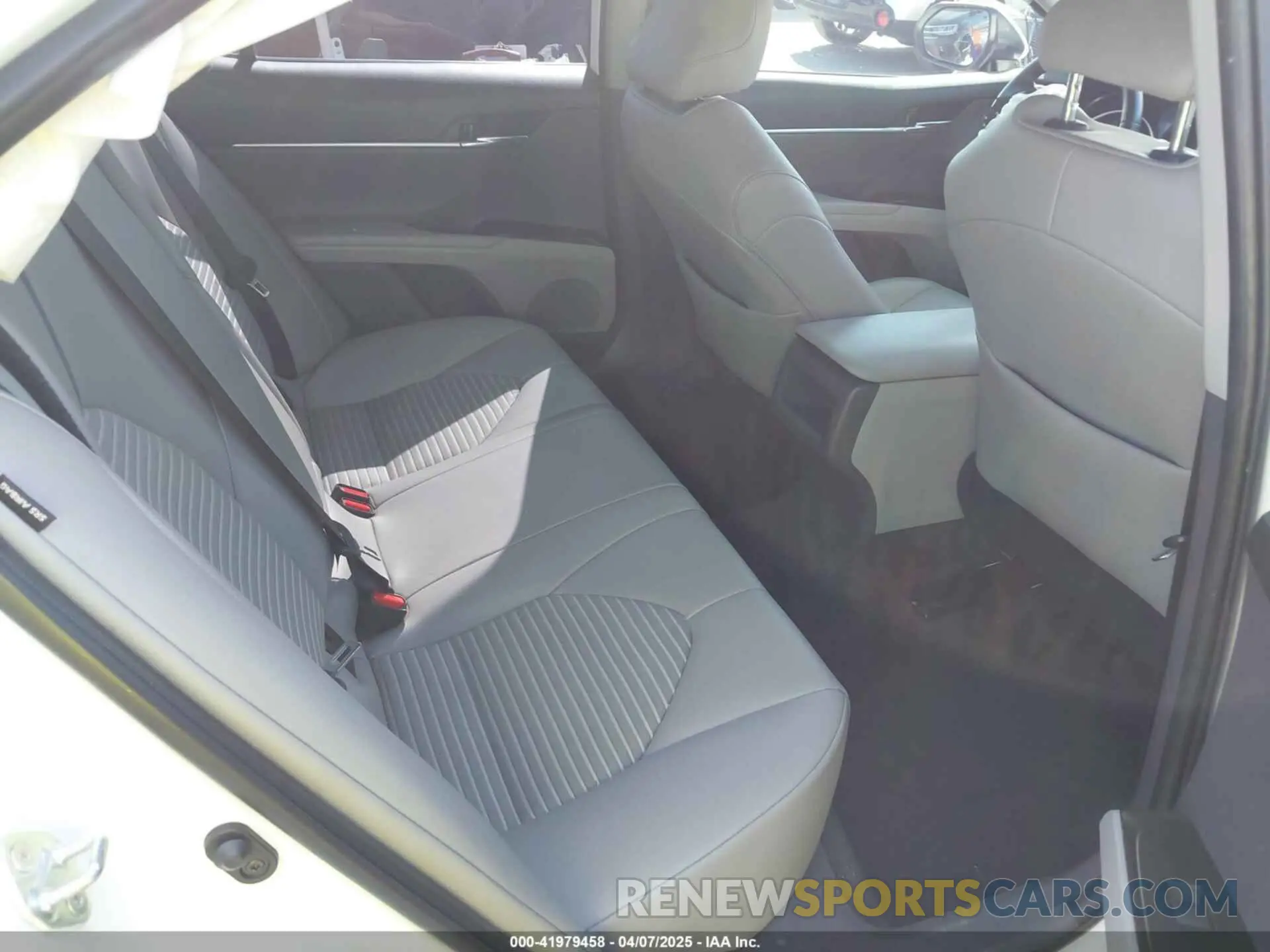 8 fotografías del automóvil dañado 4T1G11AK2NU068409 TOYOTA CAMRY 2022