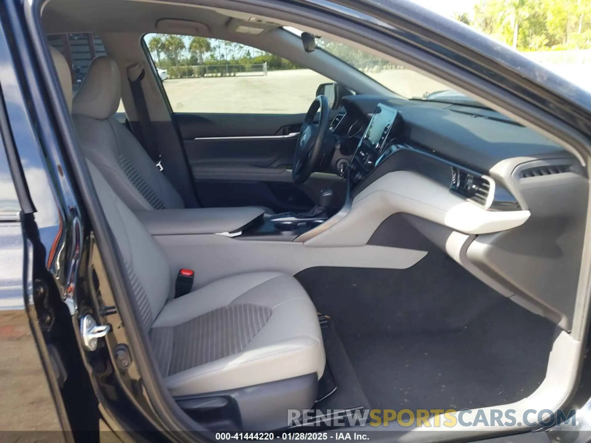 5 fotografías del automóvil dañado 4T1G11AK2NU623746 TOYOTA CAMRY 2022