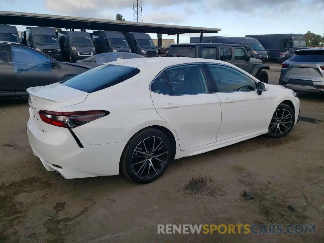 3 fotografías del automóvil dañado 4T1G11AK2NU626968 TOYOTA CAMRY 2022