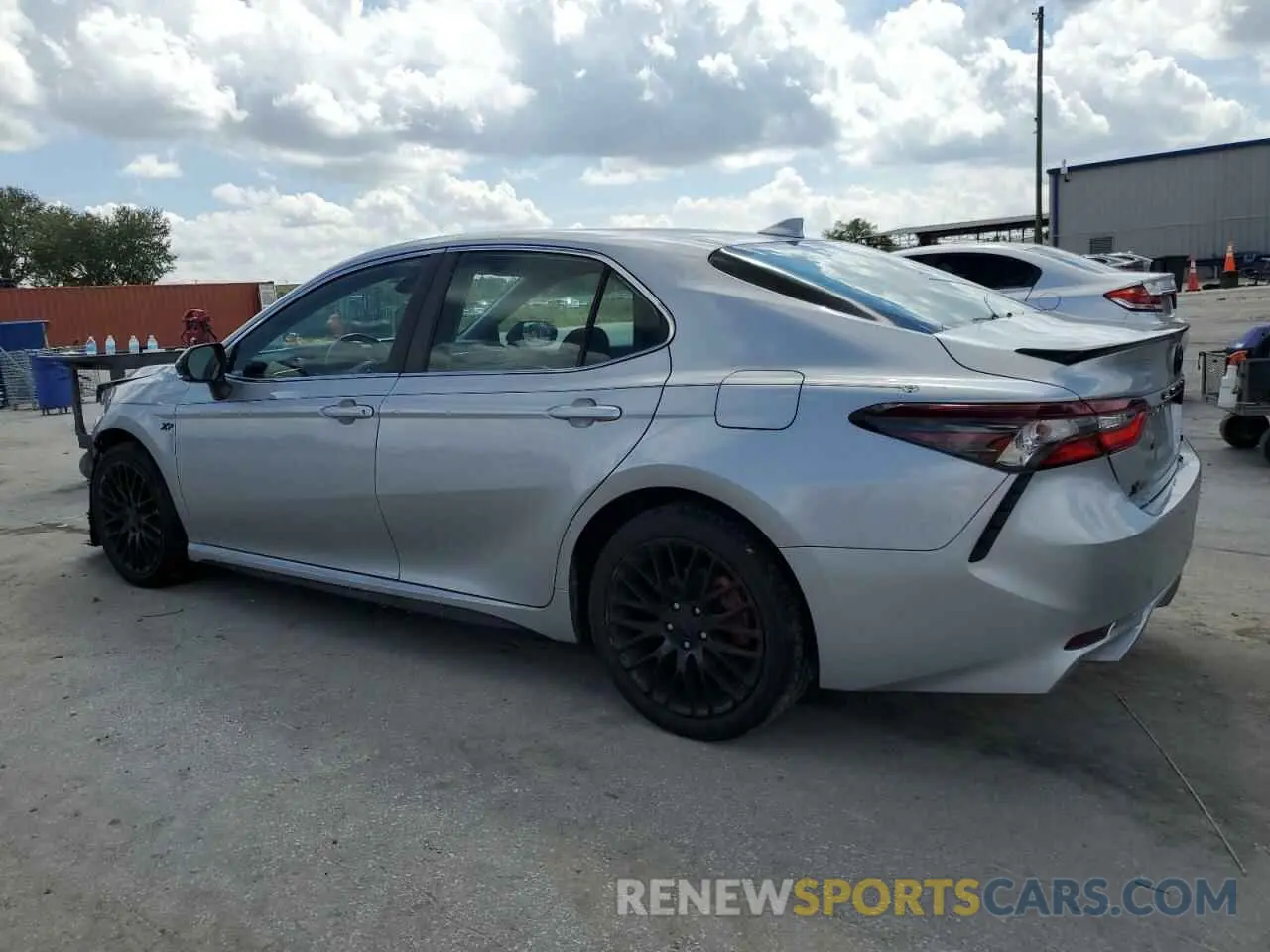 2 fotografías del automóvil dañado 4T1G11AK2NU695918 TOYOTA CAMRY 2022