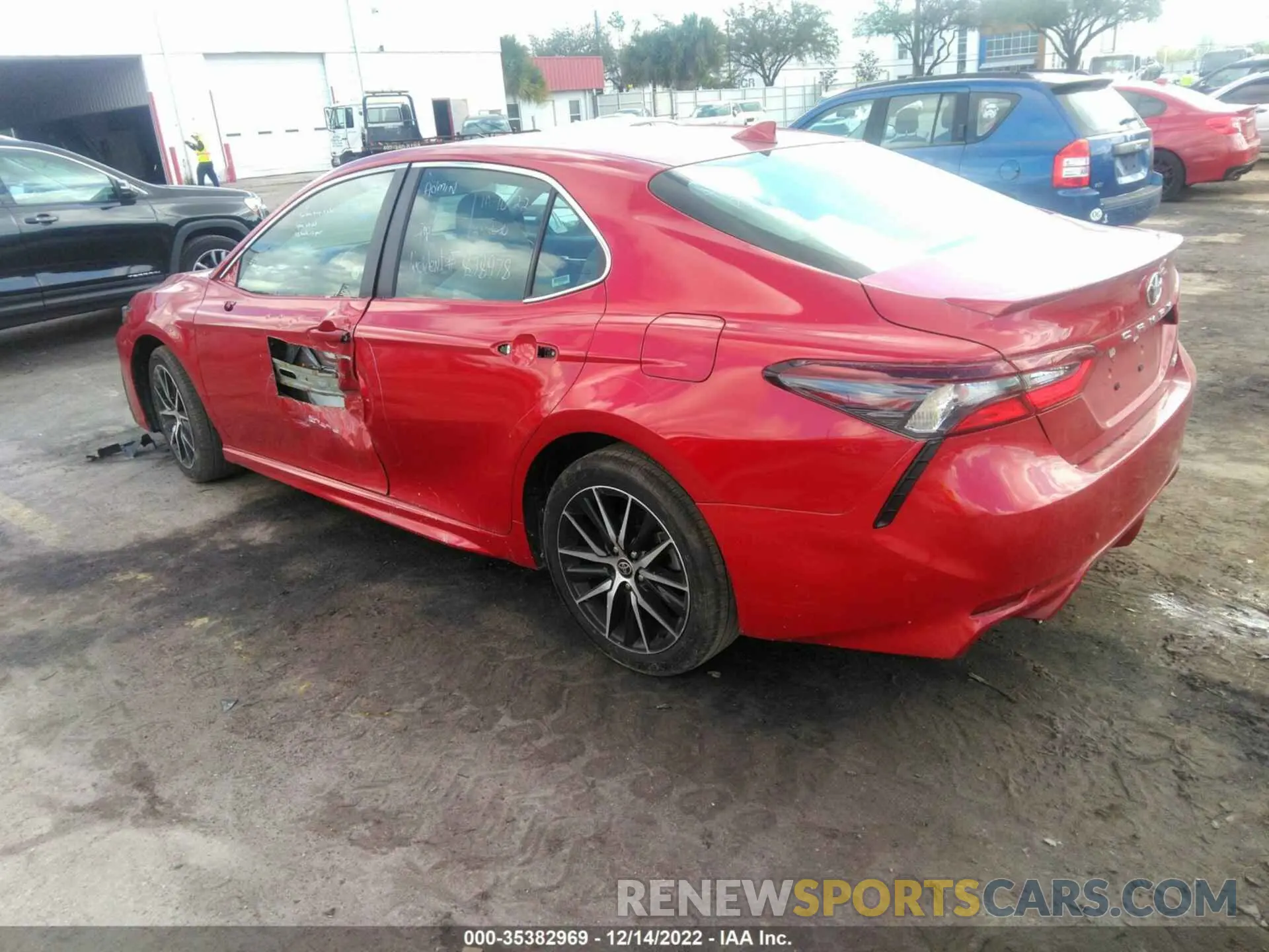 3 fotografías del automóvil dañado 4T1G11AK3NU035029 TOYOTA CAMRY 2022