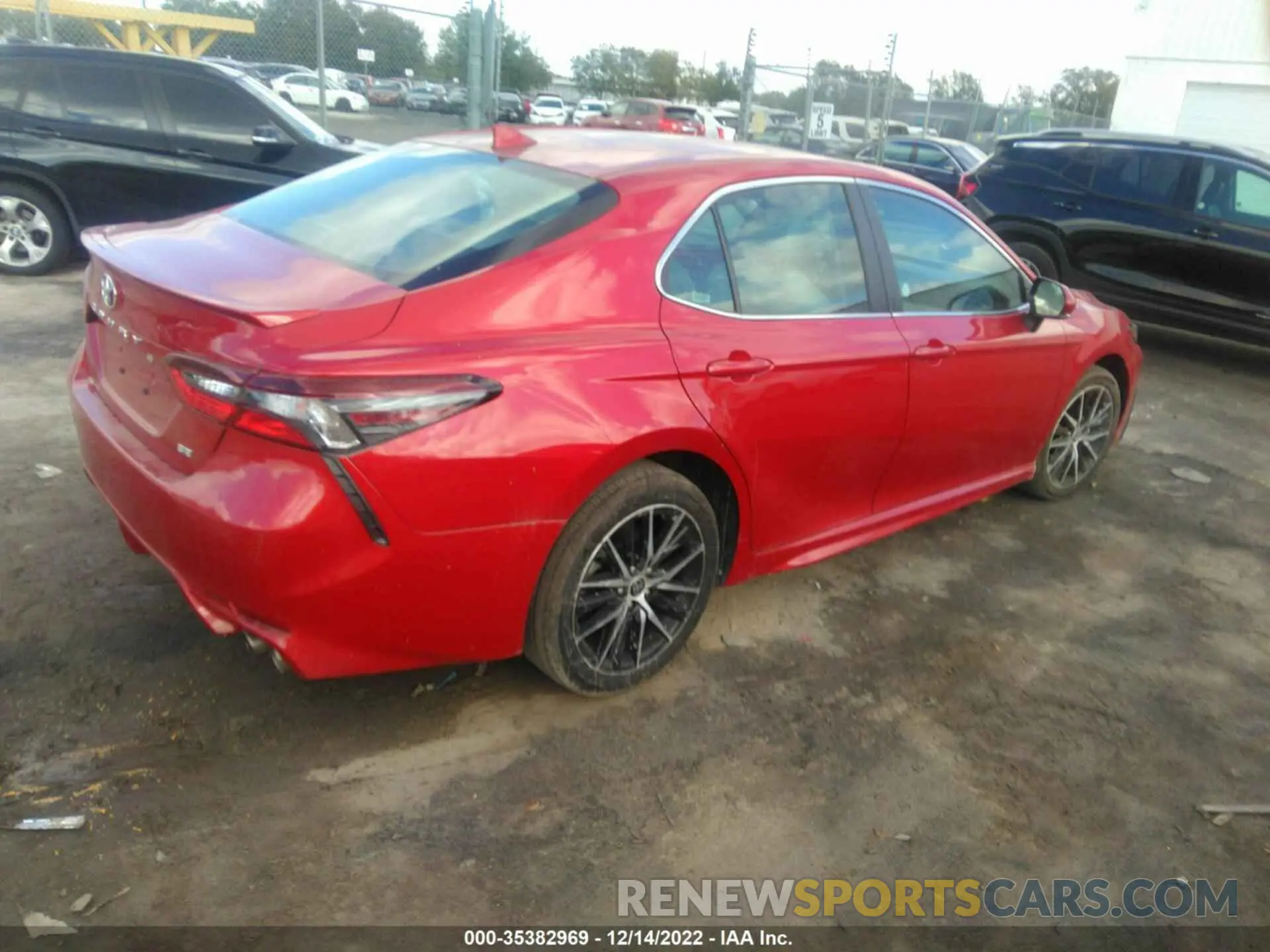 4 fotografías del automóvil dañado 4T1G11AK3NU035029 TOYOTA CAMRY 2022
