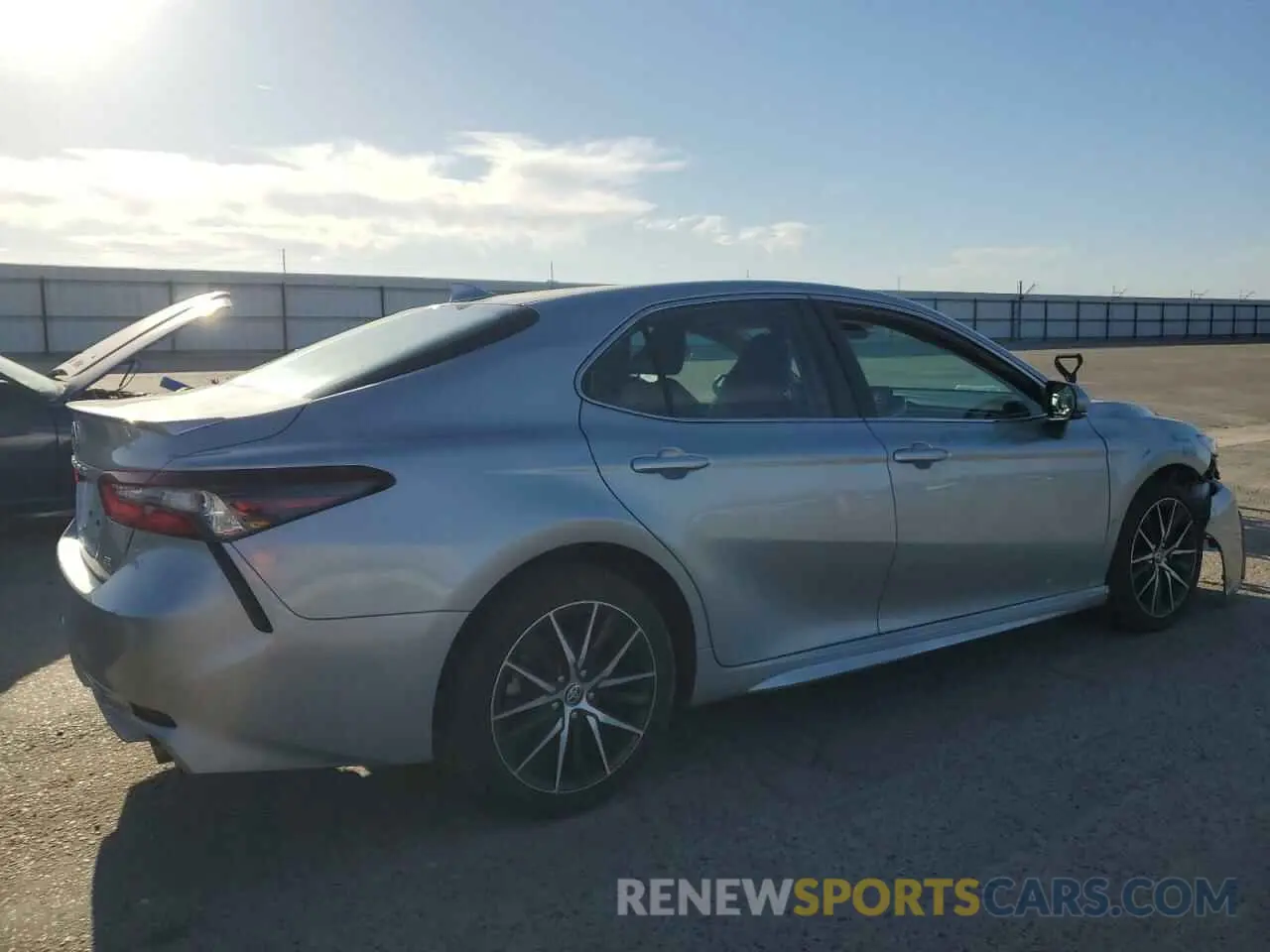3 fotografías del automóvil dañado 4T1G11AK3NU051666 TOYOTA CAMRY 2022