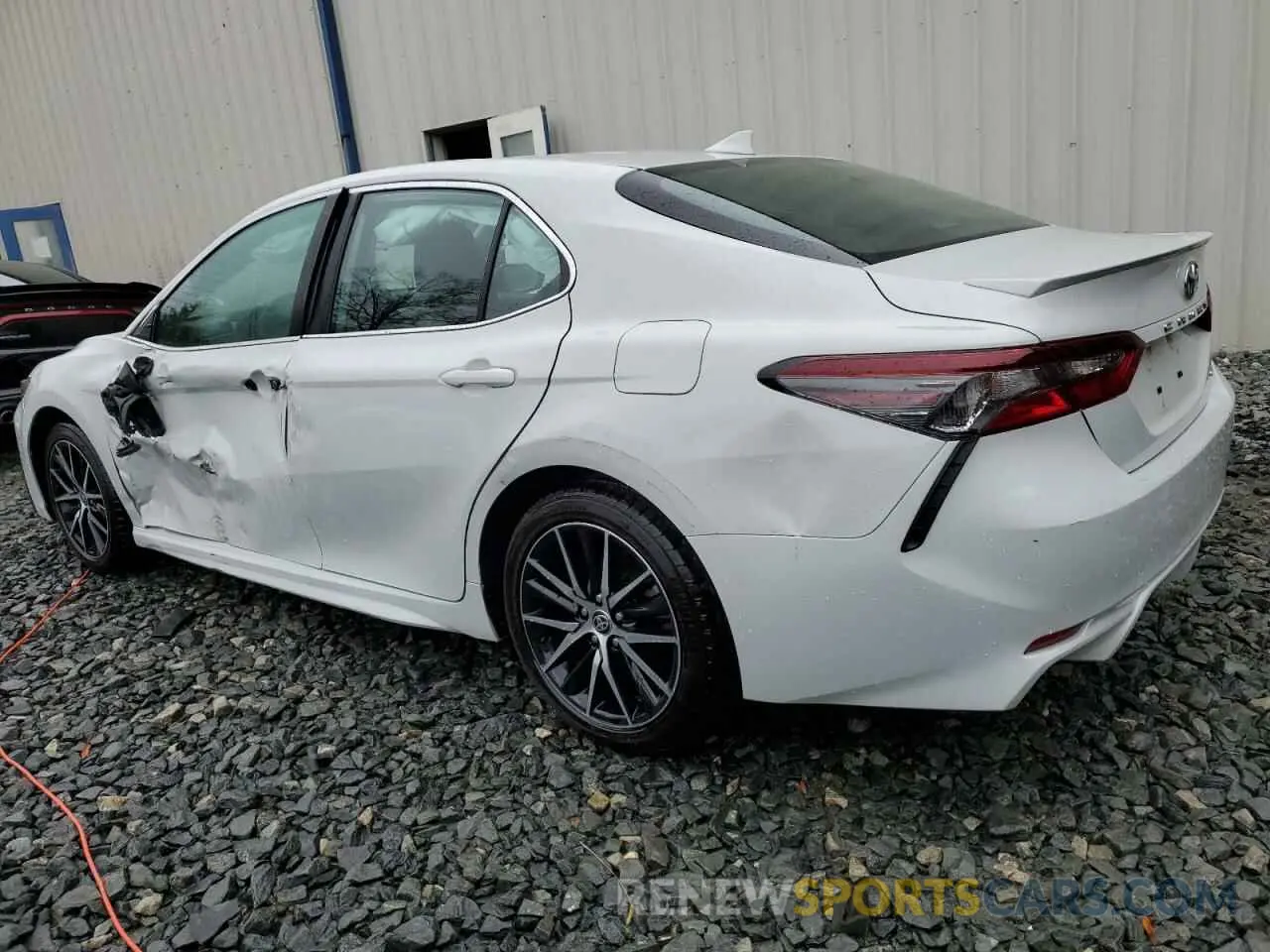 2 fotografías del automóvil dañado 4T1G11AK3NU056754 TOYOTA CAMRY 2022