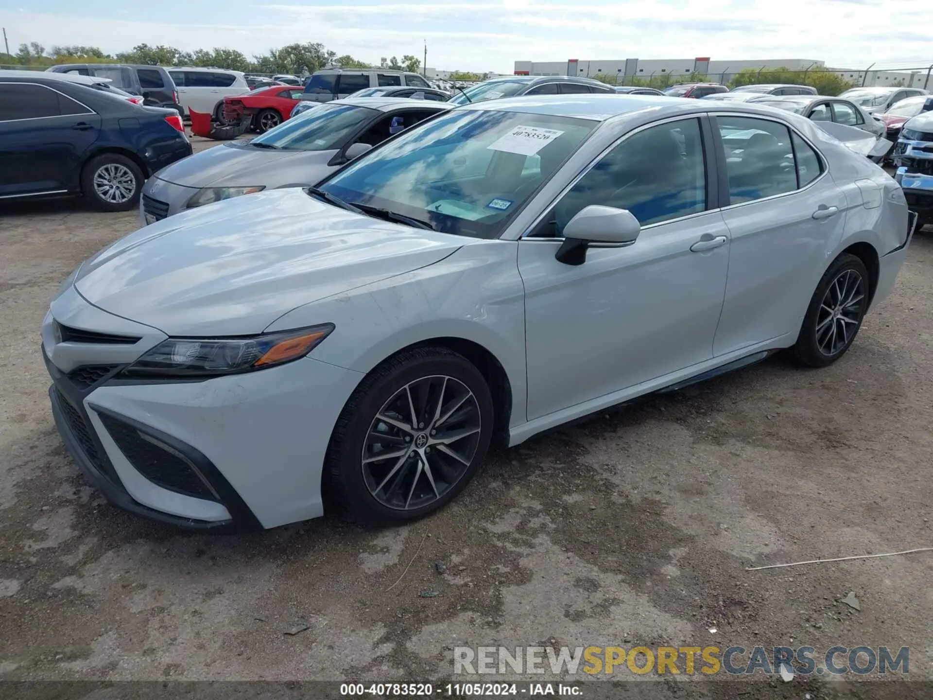 2 fotografías del automóvil dañado 4T1G11AK3NU064224 TOYOTA CAMRY 2022