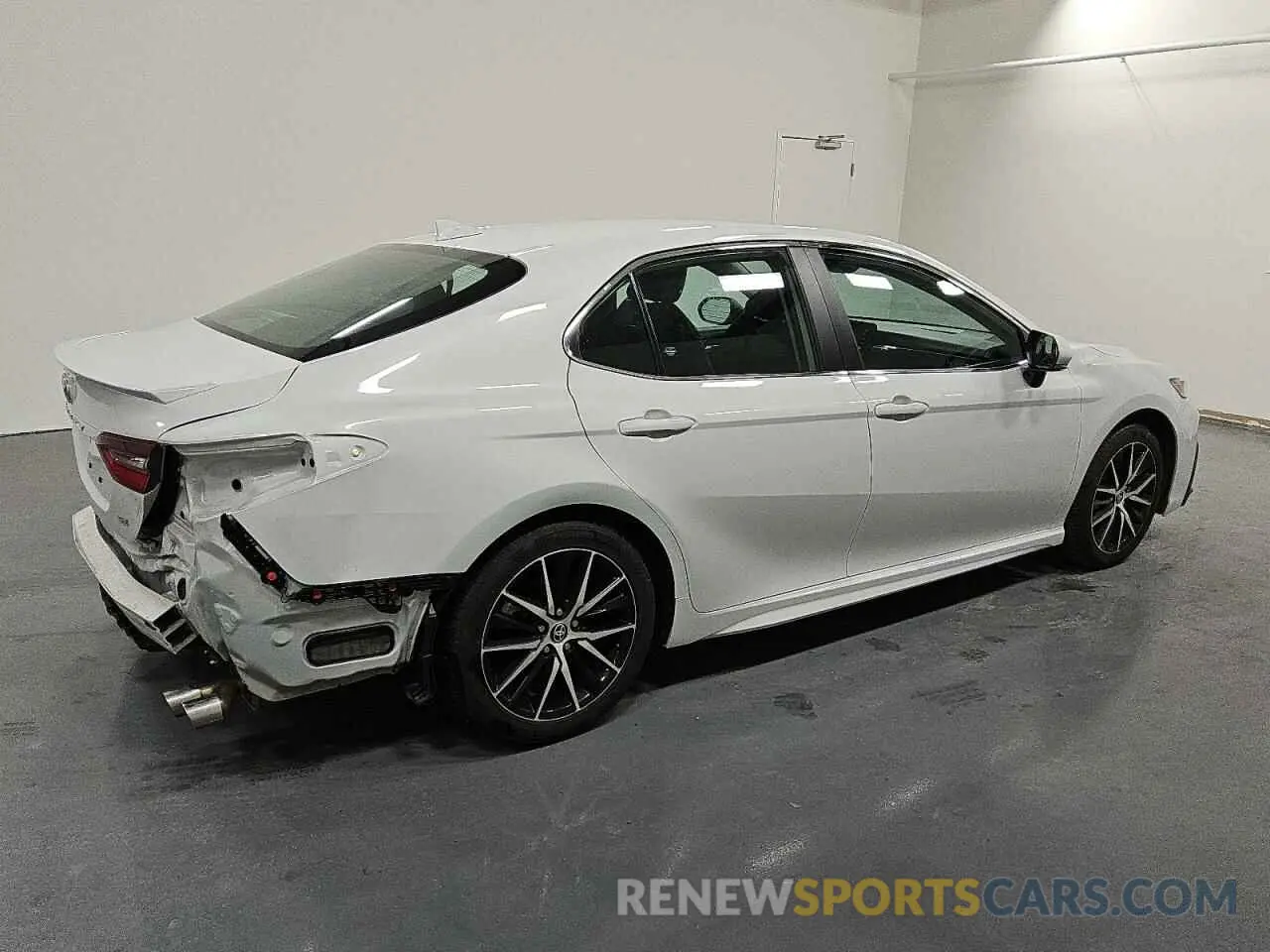 3 fotografías del automóvil dañado 4T1G11AK3NU071643 TOYOTA CAMRY 2022