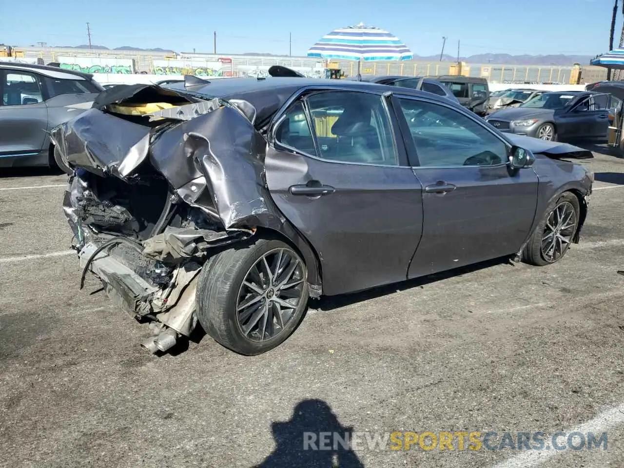 3 fotografías del automóvil dañado 4T1G11AK3NU617728 TOYOTA CAMRY 2022