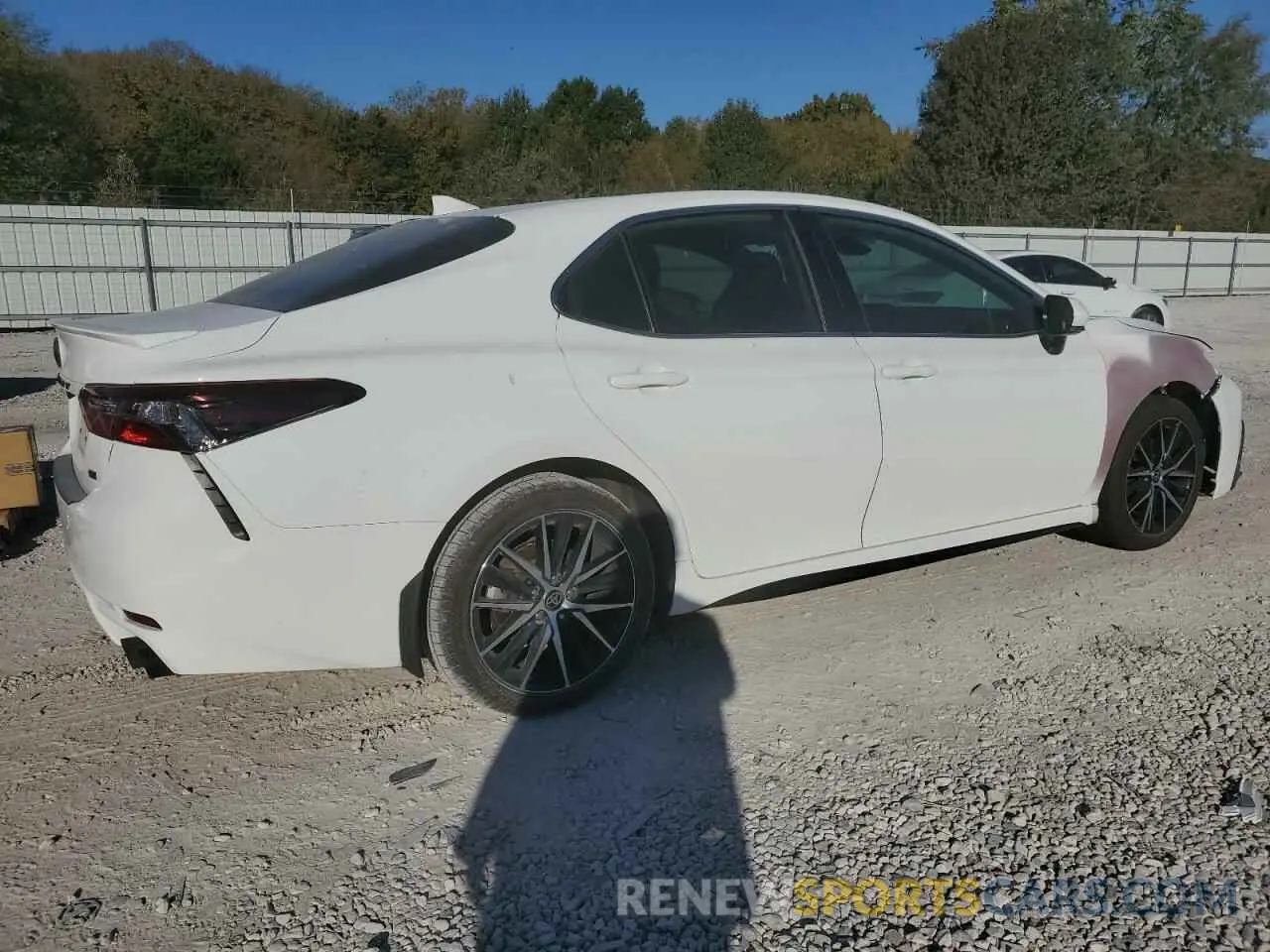 3 fotografías del automóvil dañado 4T1G11AK3NU620709 TOYOTA CAMRY 2022