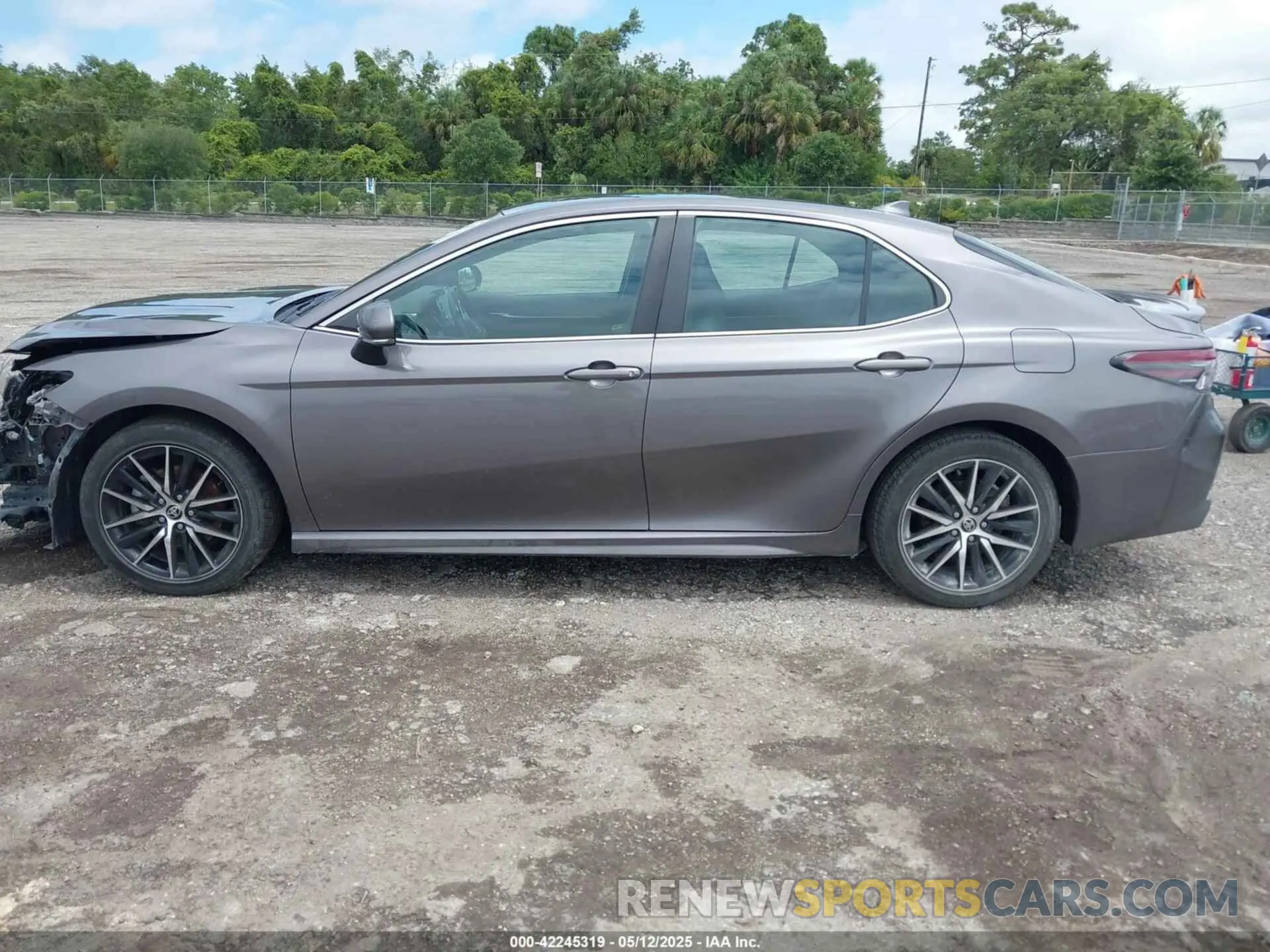 14 fotografías del automóvil dañado 4T1G11AK3NU622539 TOYOTA CAMRY 2022