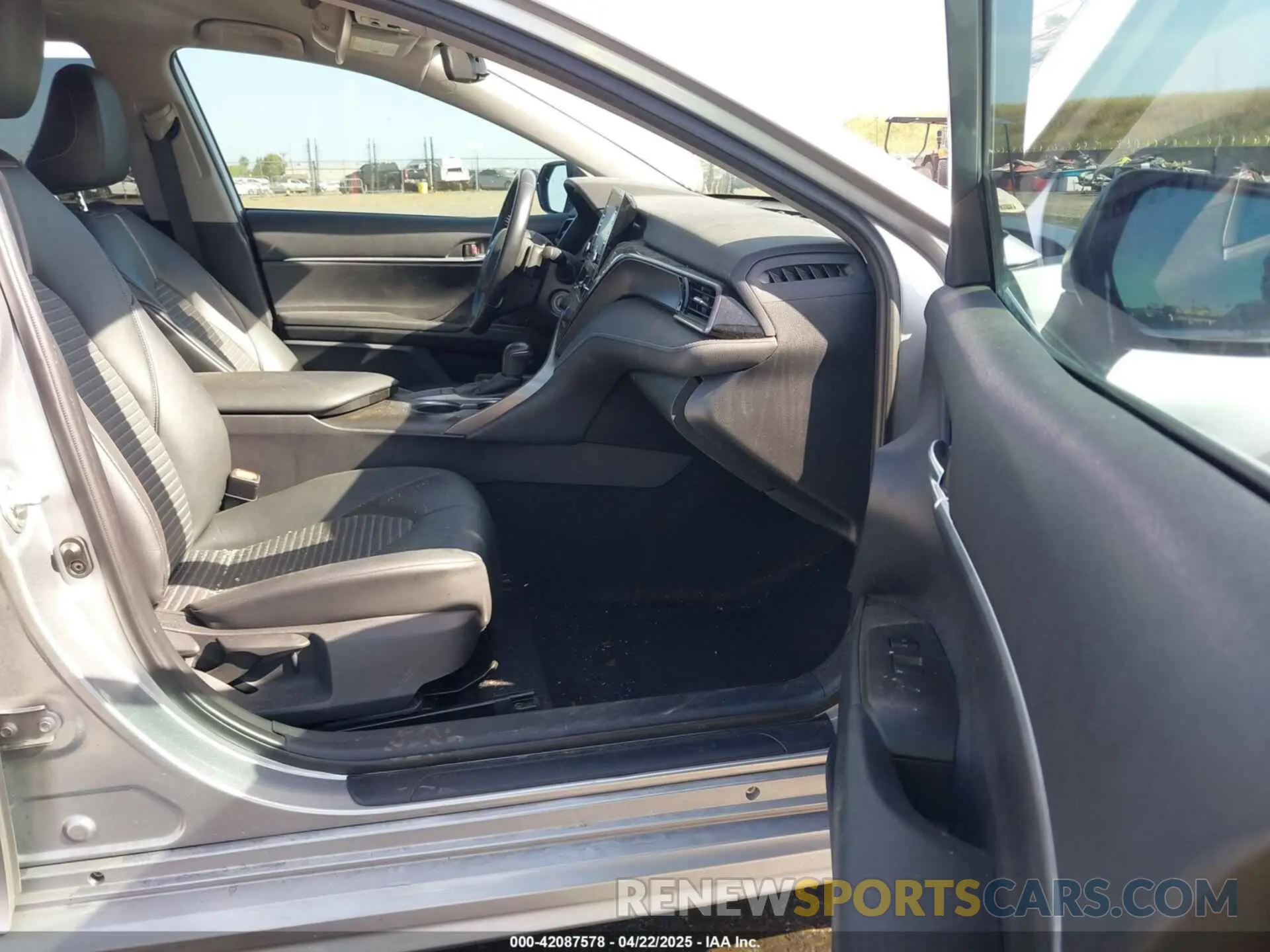 5 fotografías del automóvil dañado 4T1G11AK3NU638448 TOYOTA CAMRY 2022