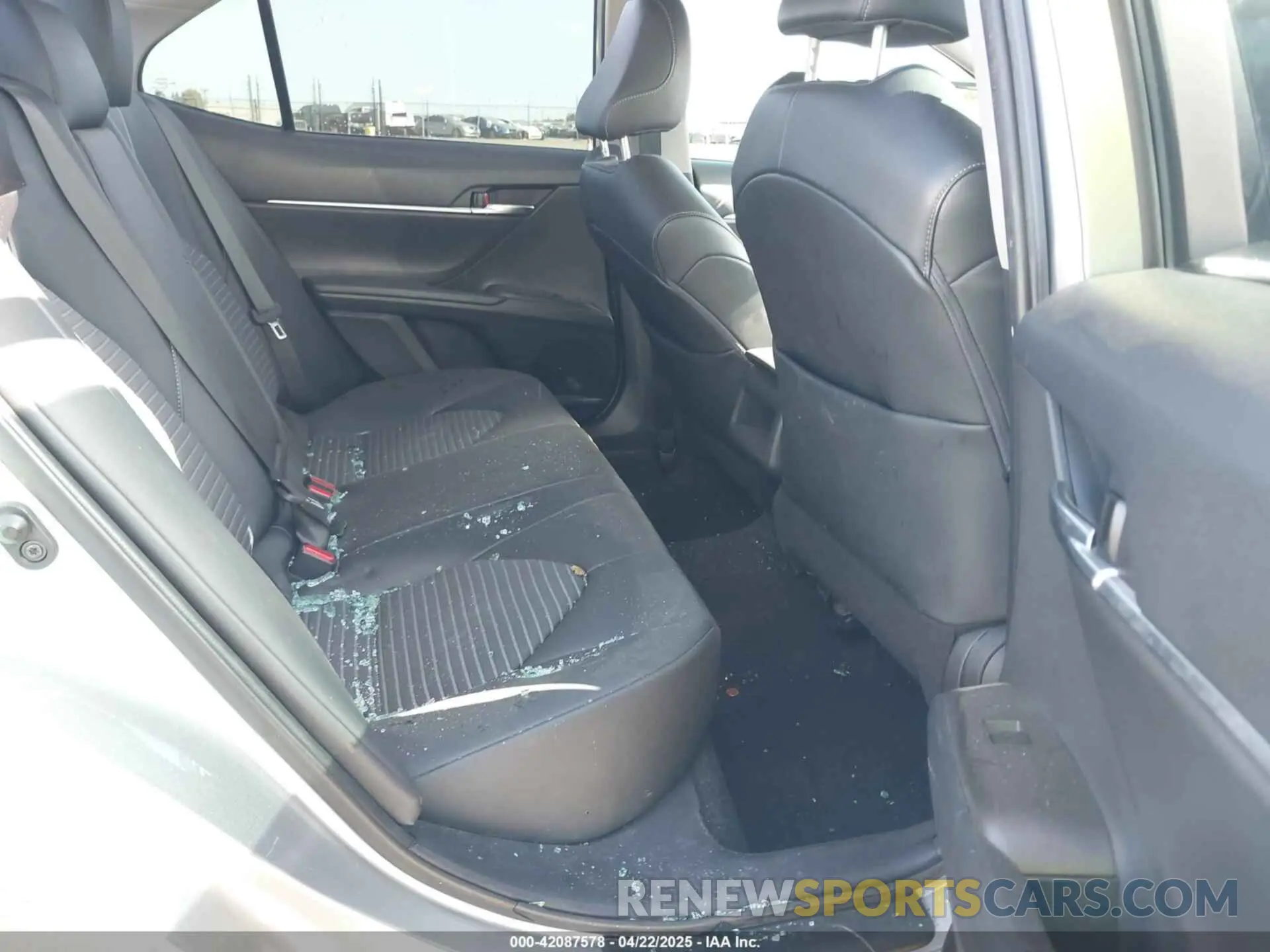 8 fotografías del automóvil dañado 4T1G11AK3NU638448 TOYOTA CAMRY 2022
