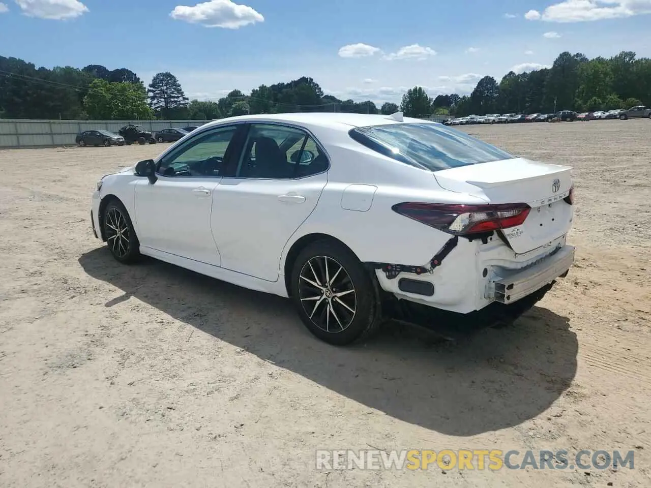 2 fotografías del automóvil dañado 4T1G11AK3NU682174 TOYOTA CAMRY 2022