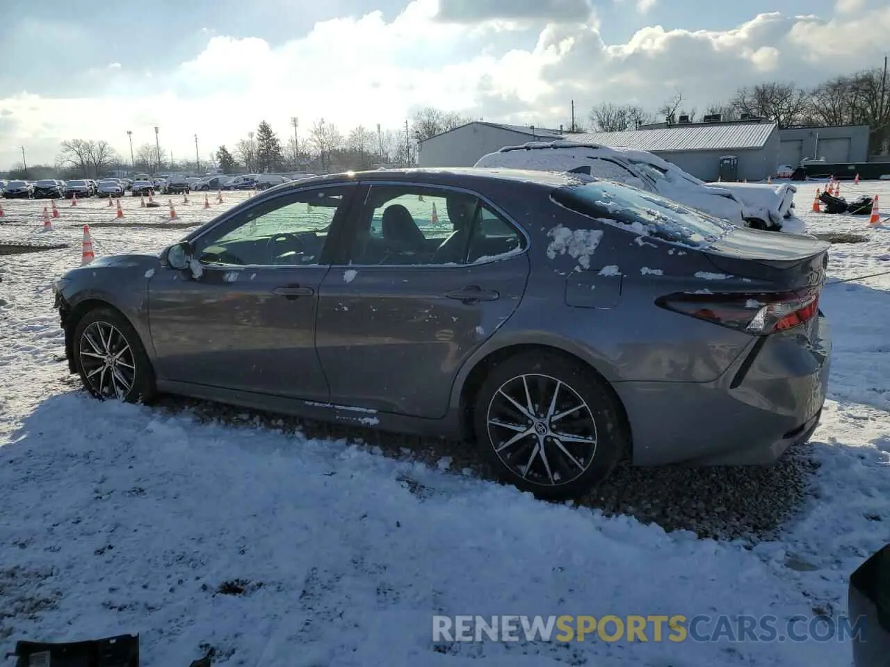 2 fotografías del automóvil dañado 4T1G11AK4NU028459 TOYOTA CAMRY 2022