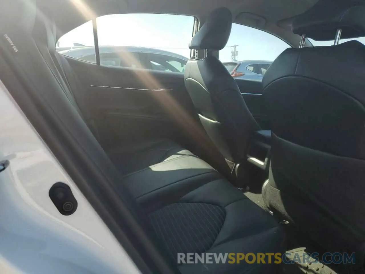 10 fotografías del automóvil dañado 4T1G11AK4NU039204 TOYOTA CAMRY 2022