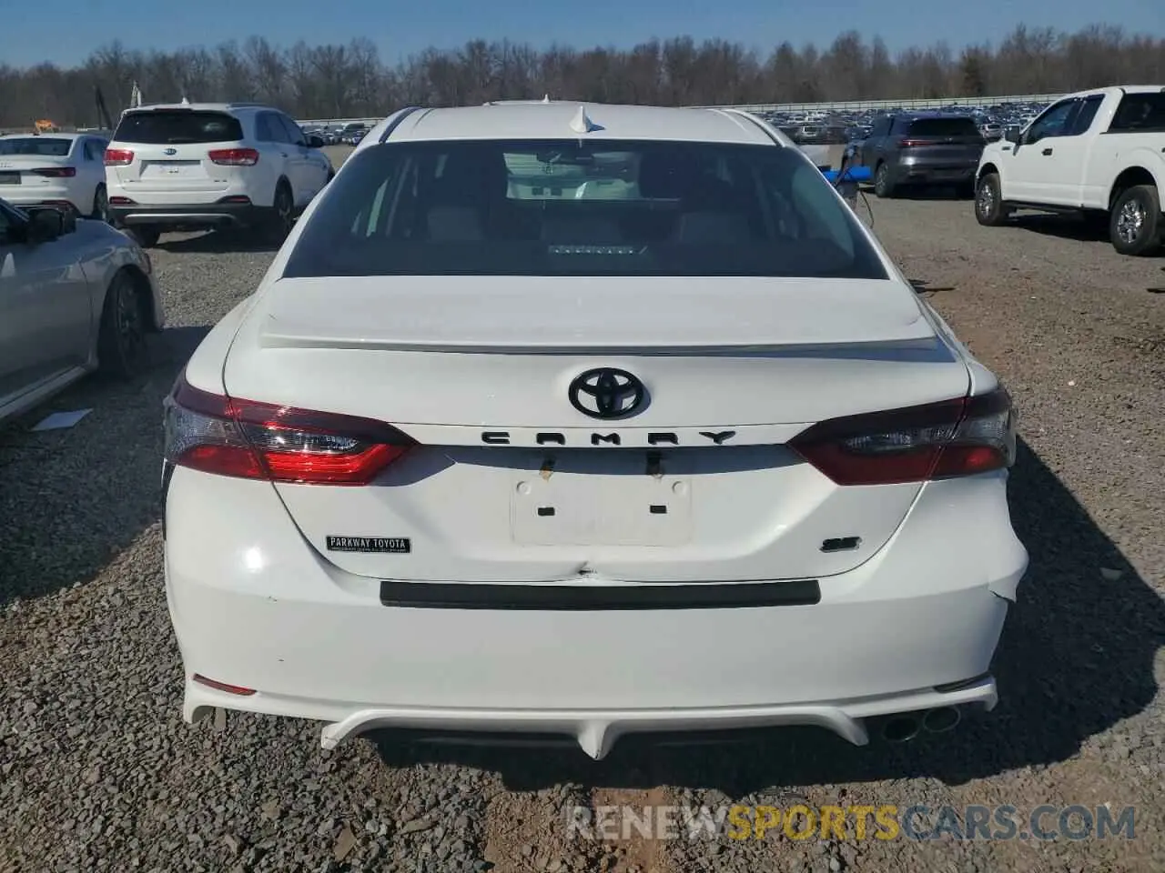 6 fotografías del automóvil dañado 4T1G11AK4NU039204 TOYOTA CAMRY 2022