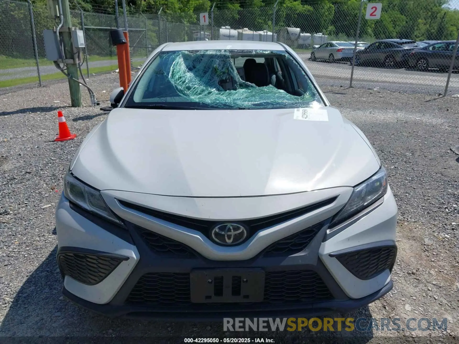 13 fotografías del automóvil dañado 4T1G11AK4NU063700 TOYOTA CAMRY 2022