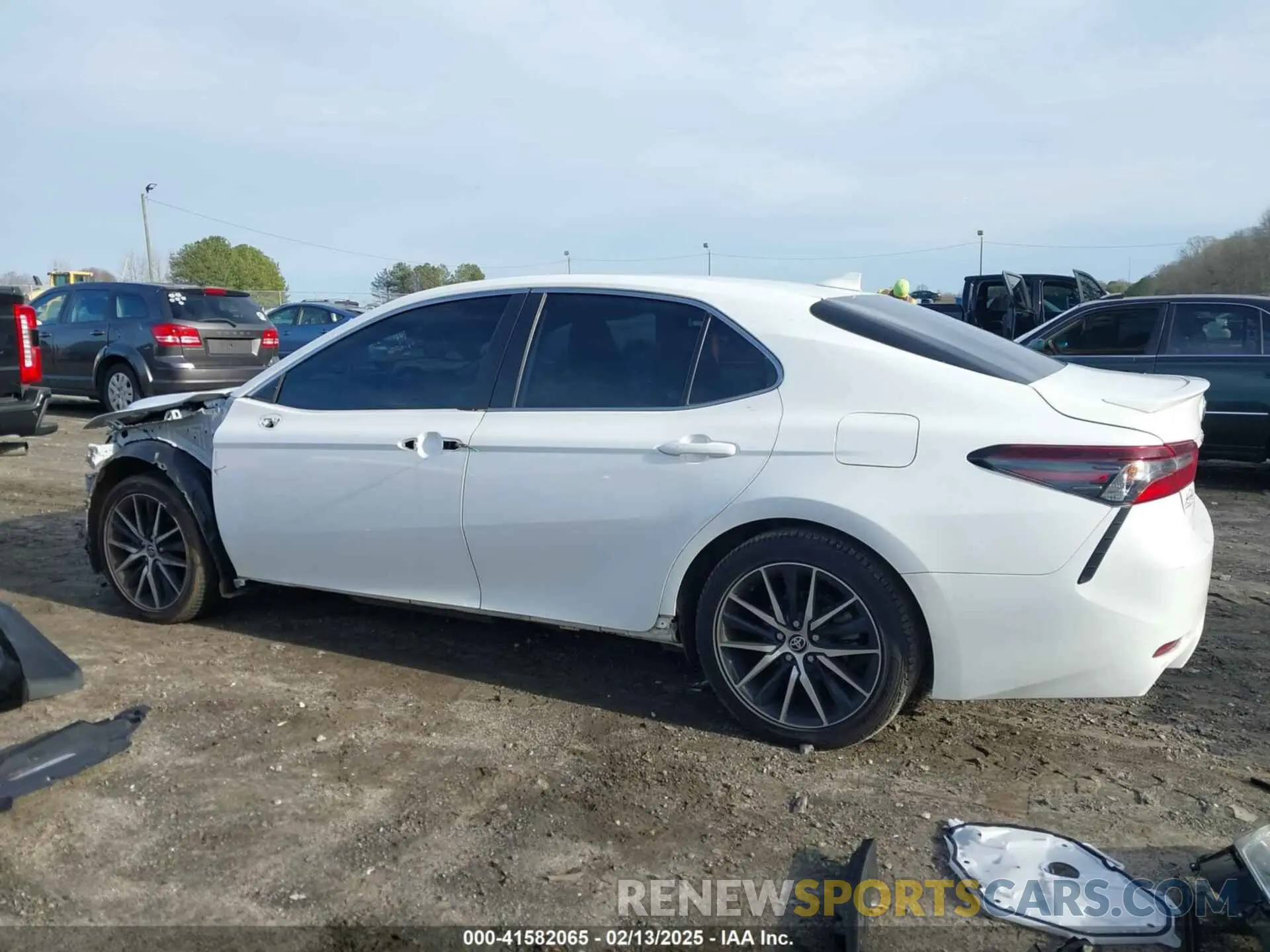 15 fotografías del automóvil dañado 4T1G11AK4NU620329 TOYOTA CAMRY 2022