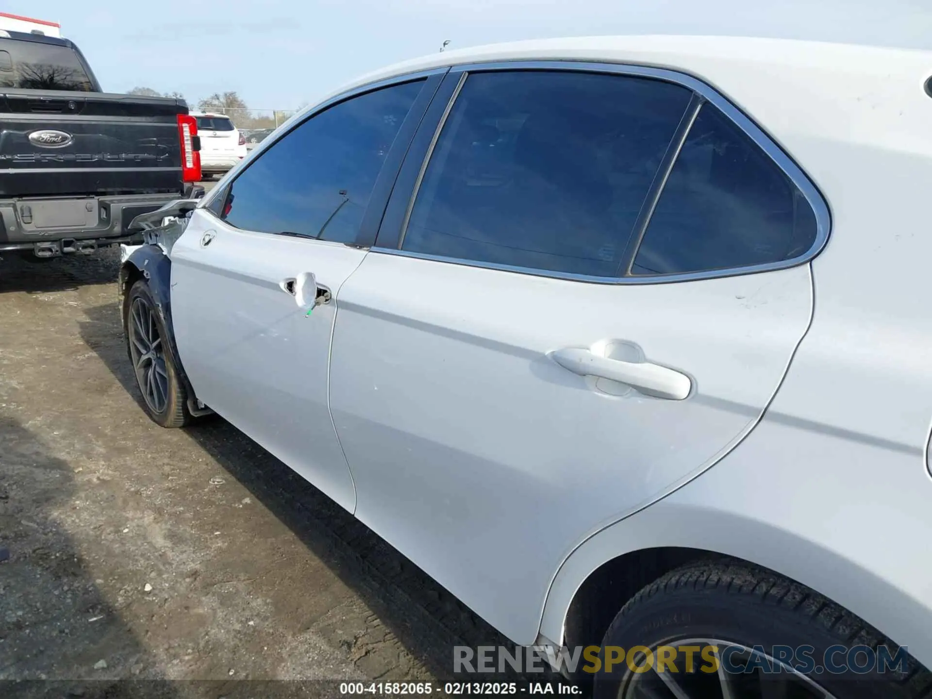 19 fotografías del automóvil dañado 4T1G11AK4NU620329 TOYOTA CAMRY 2022