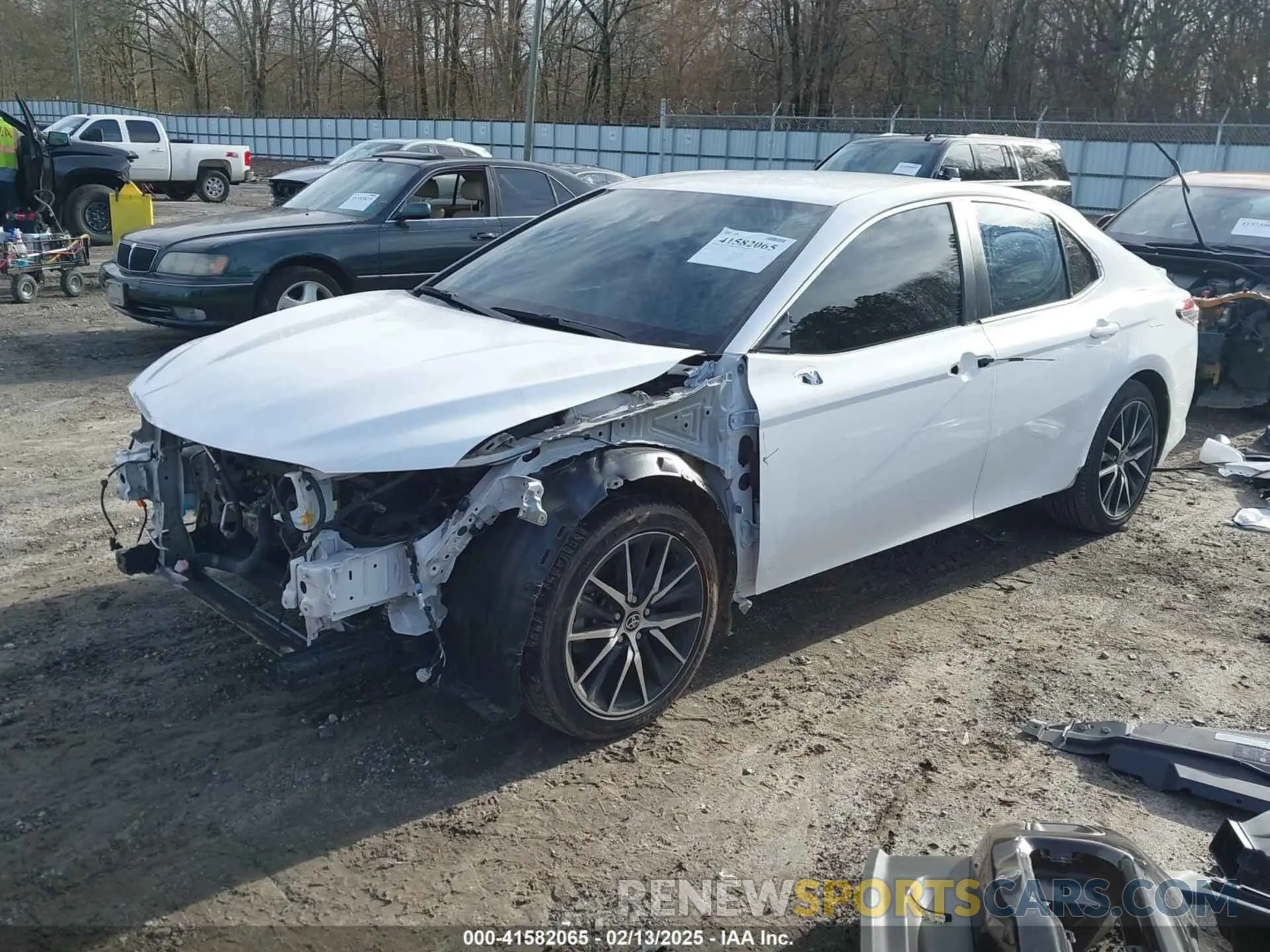 2 fotografías del automóvil dañado 4T1G11AK4NU620329 TOYOTA CAMRY 2022
