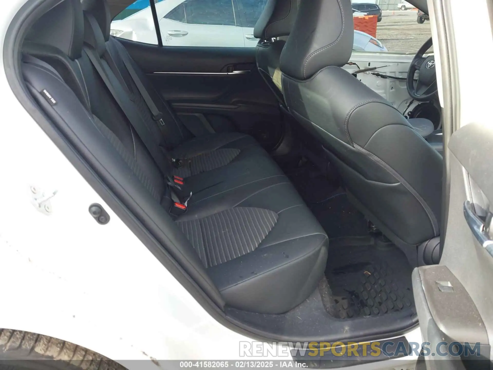 8 fotografías del automóvil dañado 4T1G11AK4NU620329 TOYOTA CAMRY 2022
