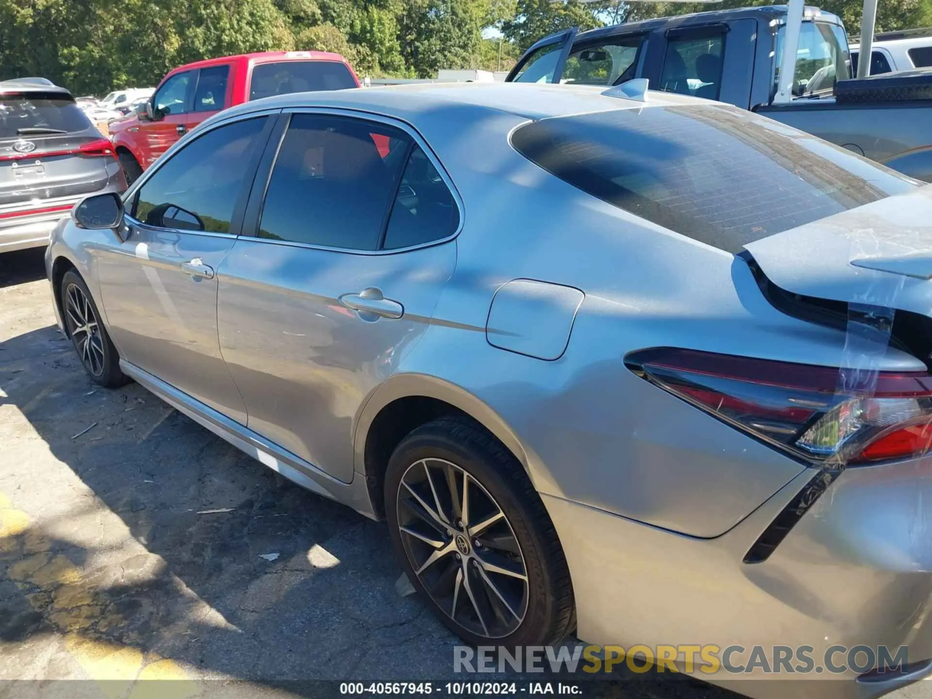14 fotografías del automóvil dañado 4T1G11AK4NU647885 TOYOTA CAMRY 2022
