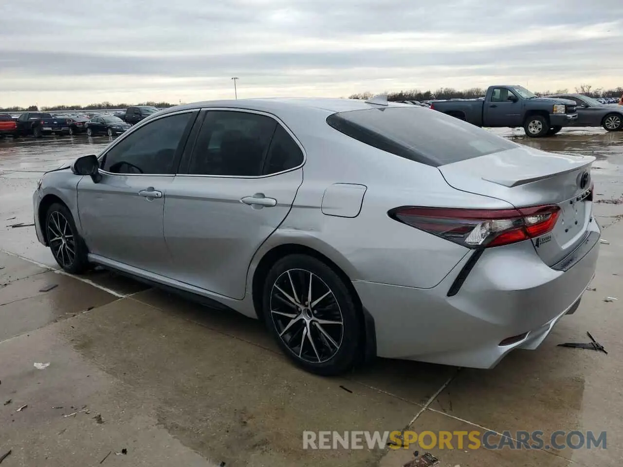 2 fotografías del automóvil dañado 4T1G11AK4NU668283 TOYOTA CAMRY 2022