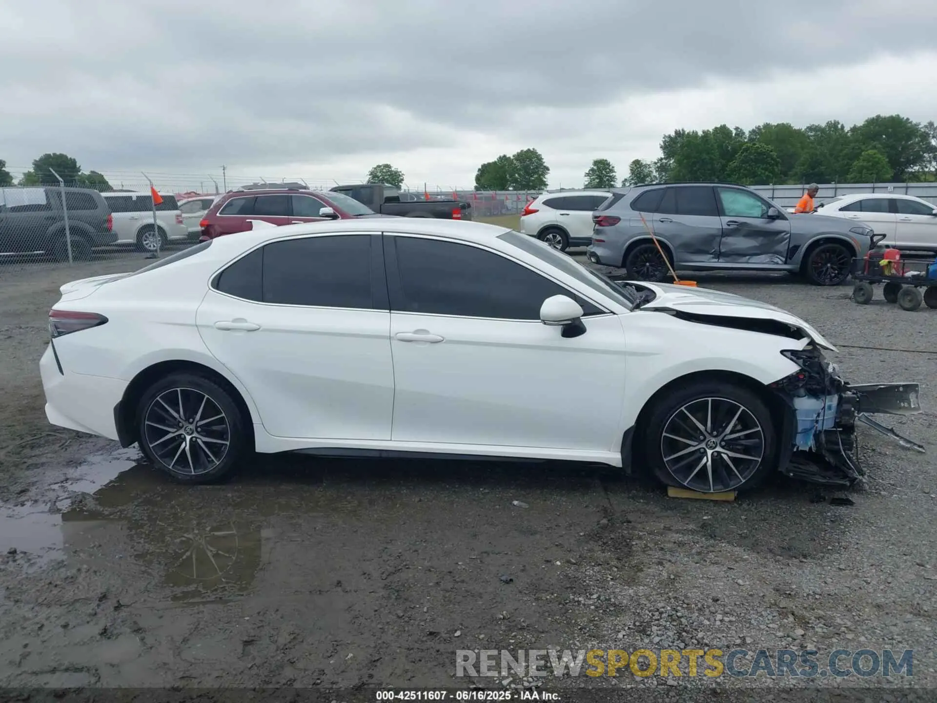 14 fotografías del automóvil dañado 4T1G11AK4NU668316 TOYOTA CAMRY 2022