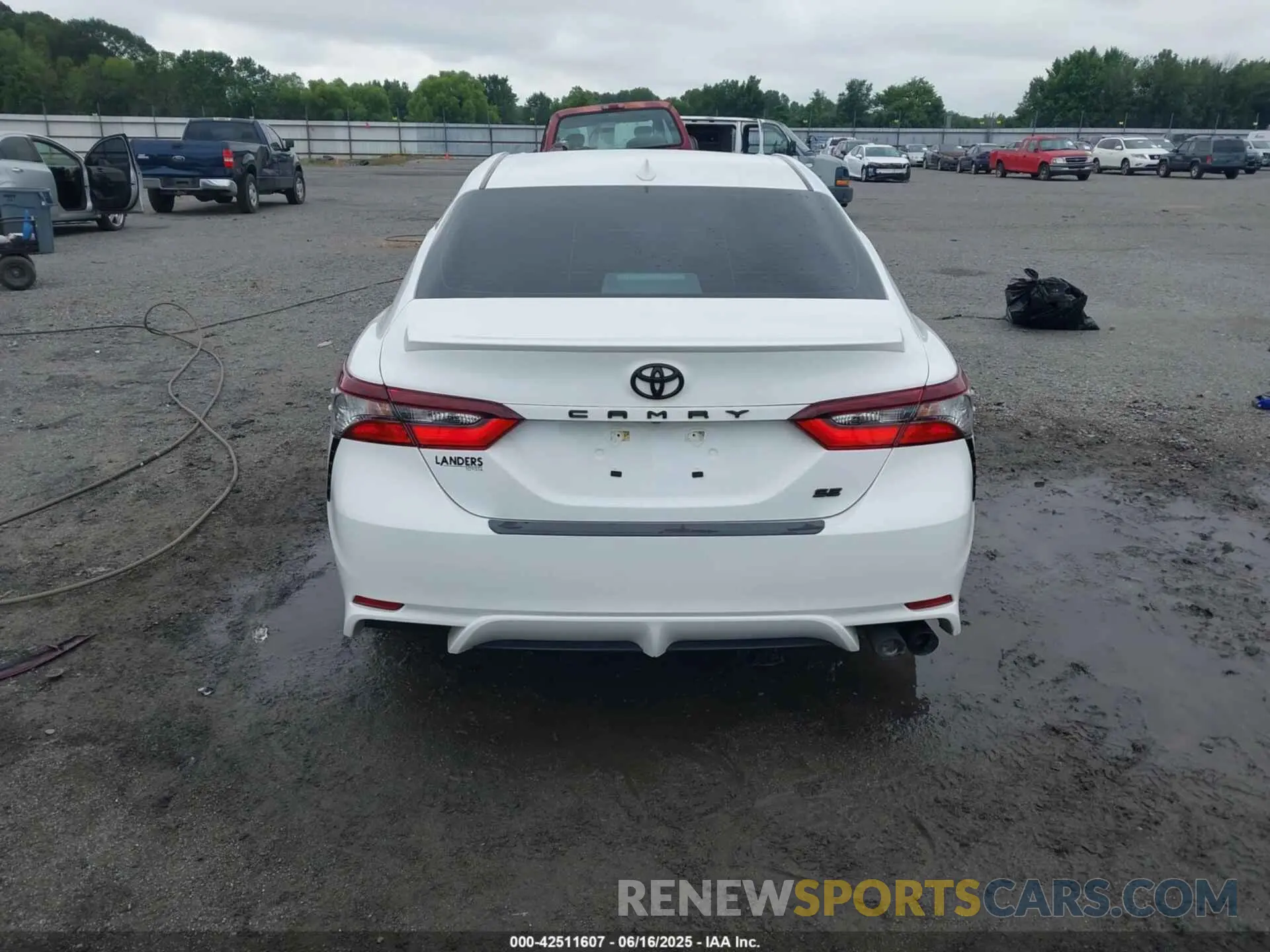 17 fotografías del automóvil dañado 4T1G11AK4NU668316 TOYOTA CAMRY 2022