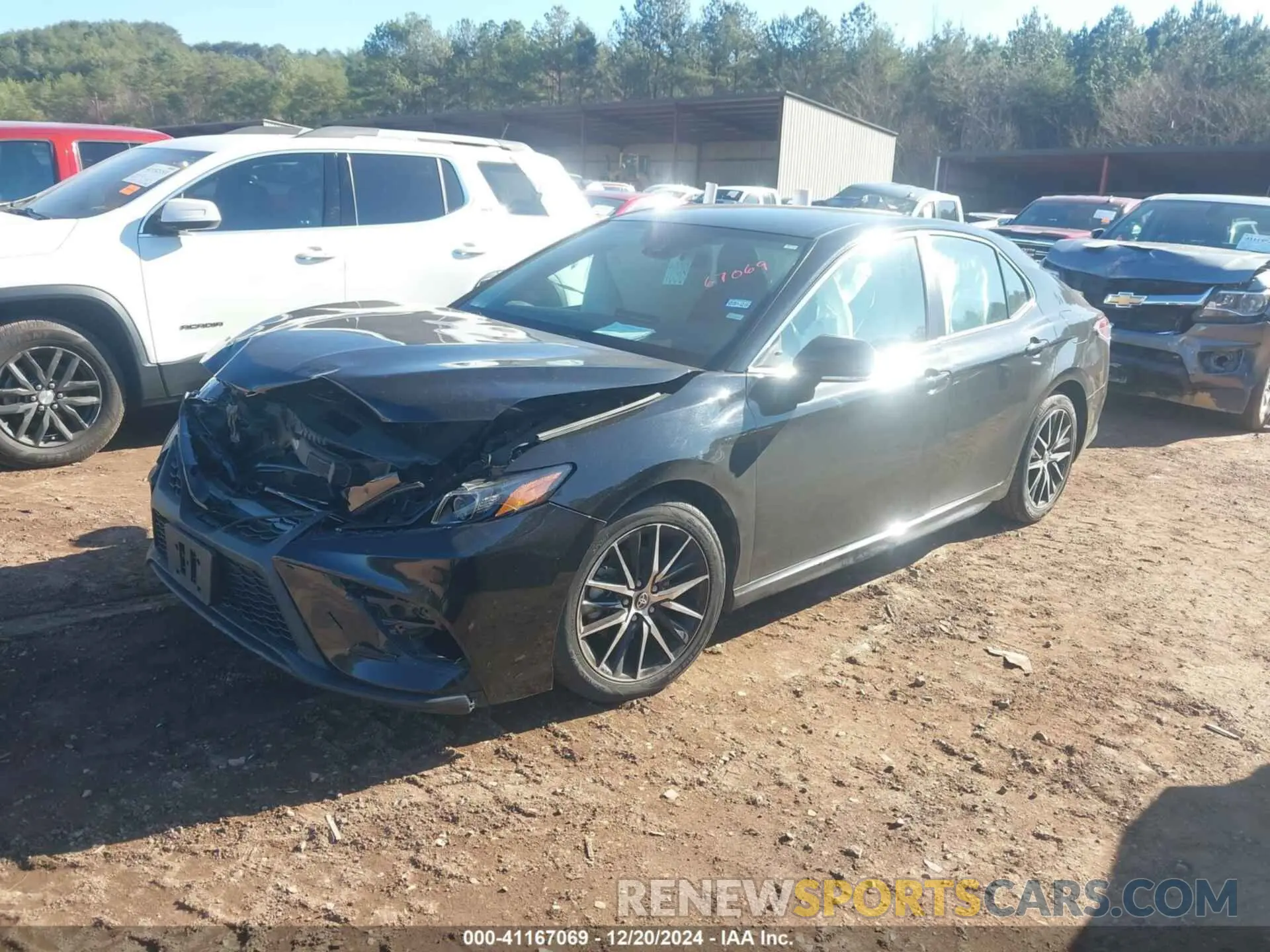 2 fotografías del automóvil dañado 4T1G11AK4NU670700 TOYOTA CAMRY 2022
