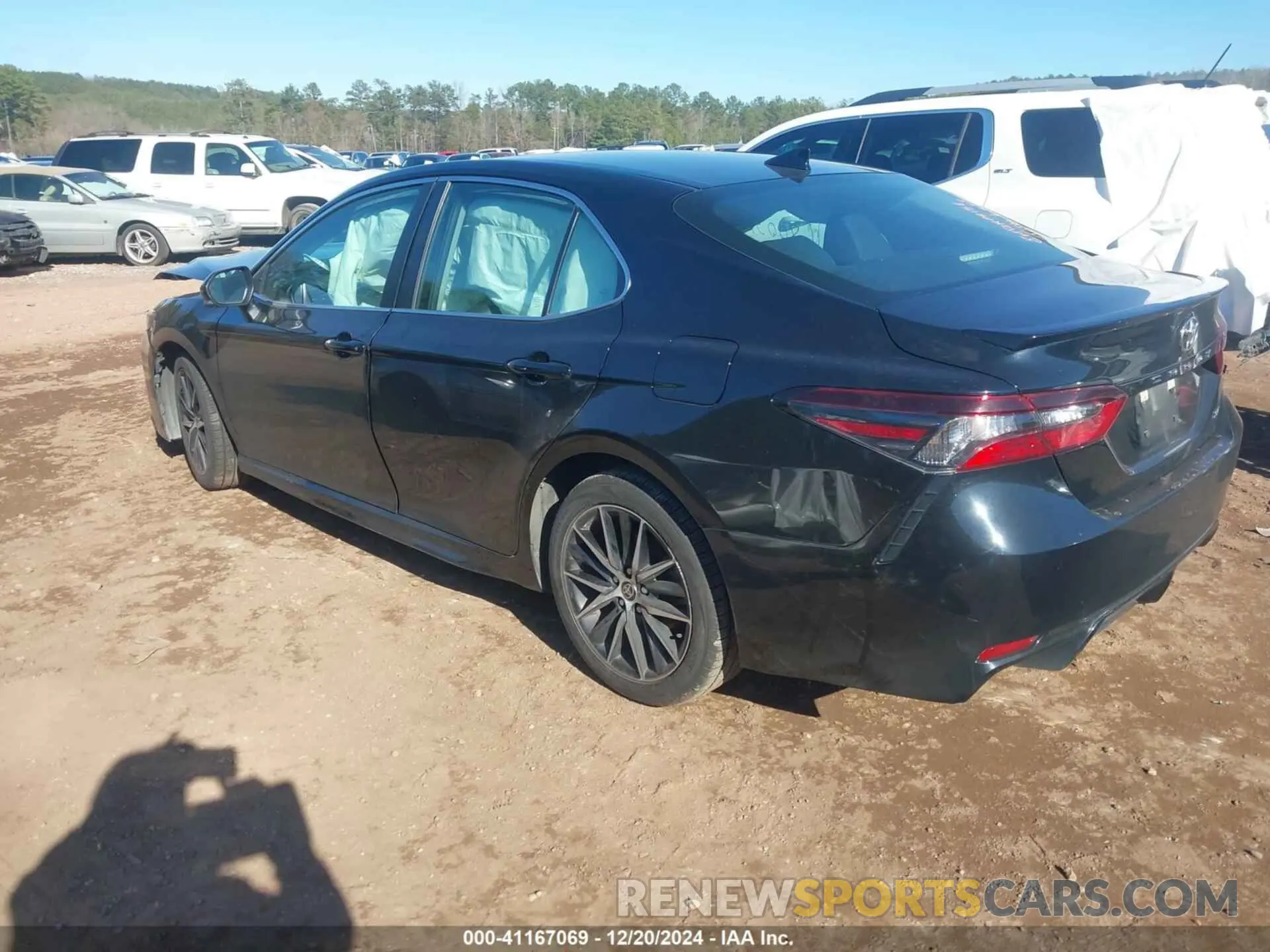 3 fotografías del automóvil dañado 4T1G11AK4NU670700 TOYOTA CAMRY 2022