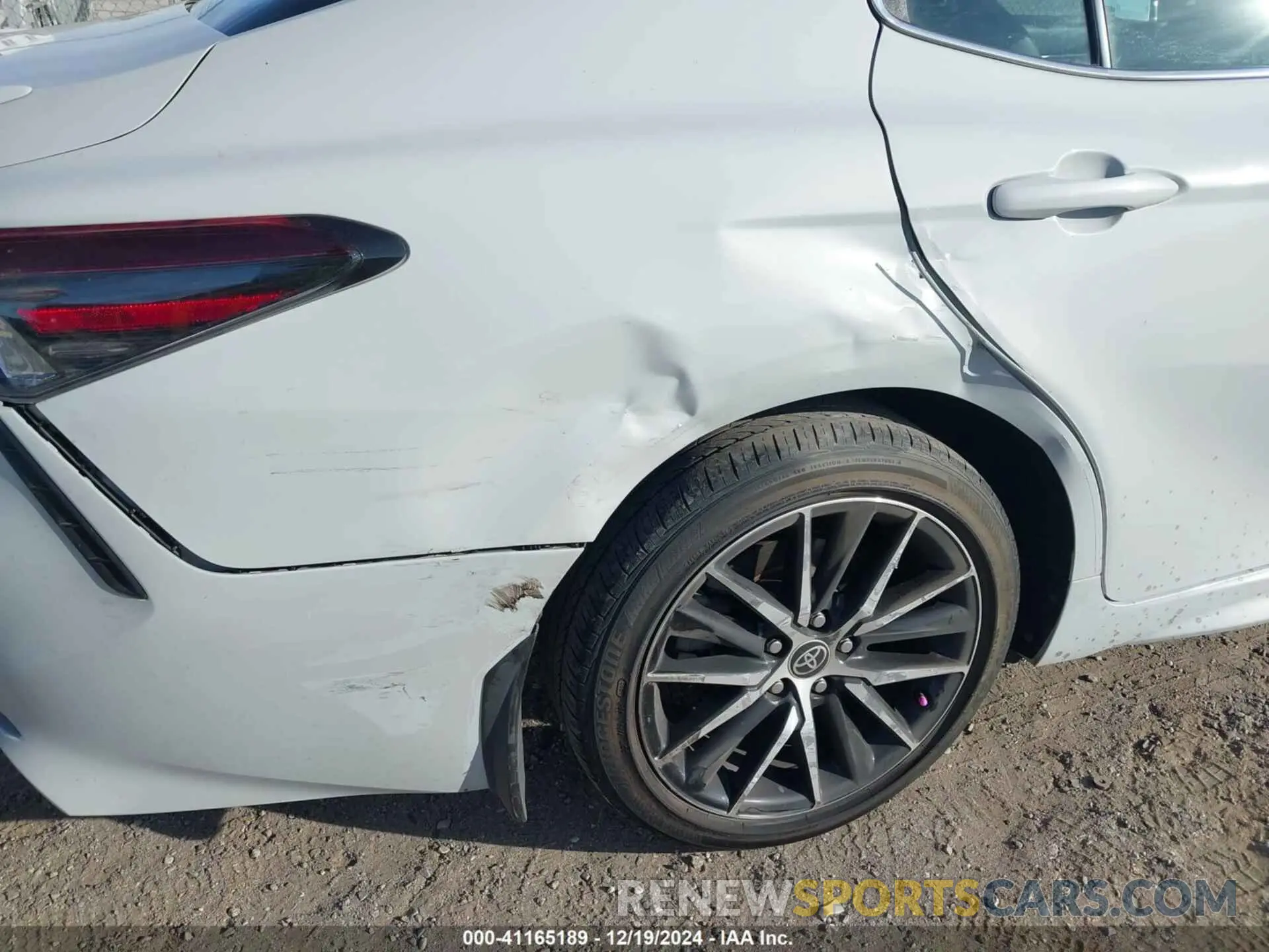 17 fotografías del automóvil dañado 4T1G11AK5NU061051 TOYOTA CAMRY 2022
