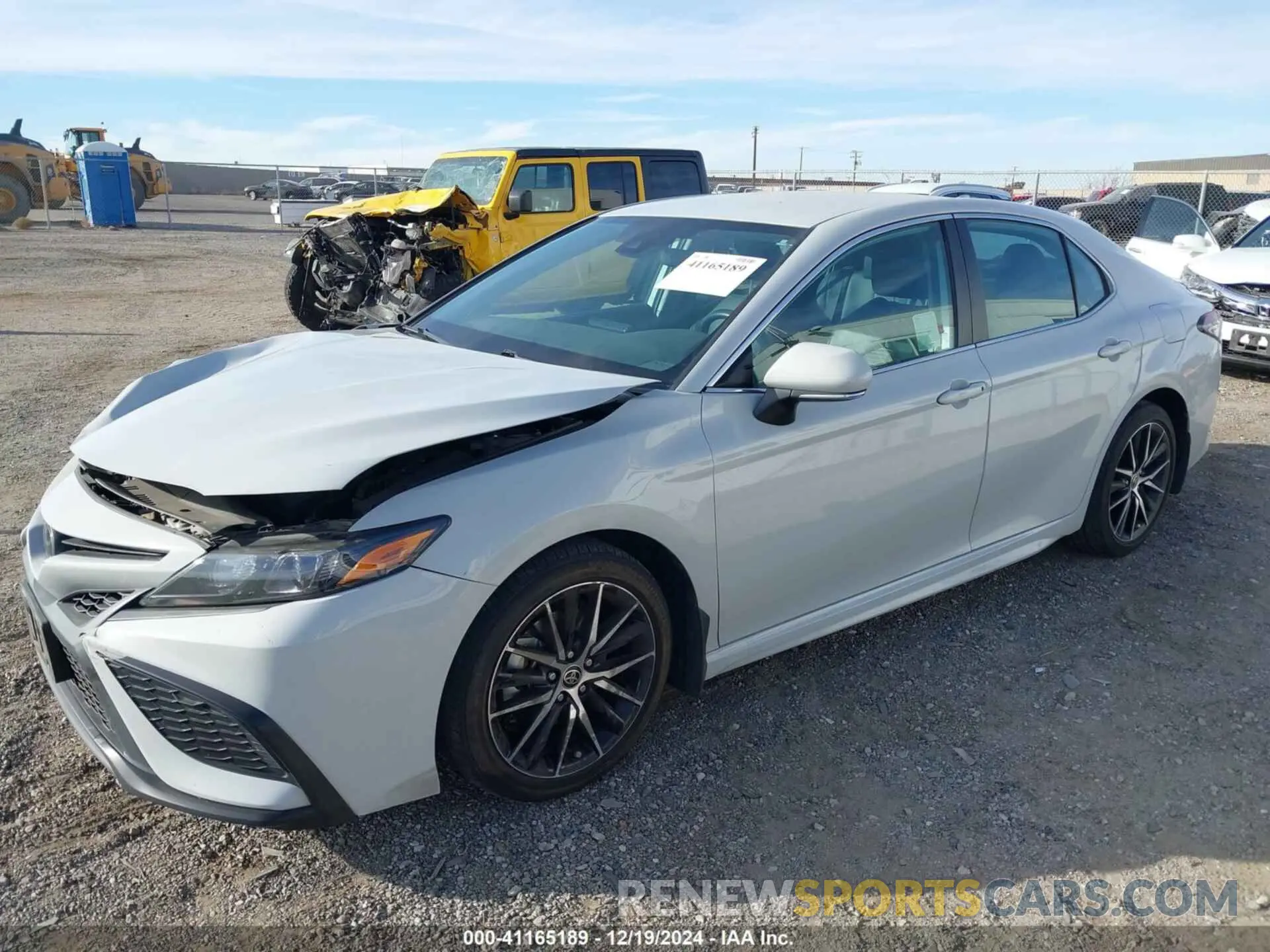 2 fotografías del automóvil dañado 4T1G11AK5NU061051 TOYOTA CAMRY 2022