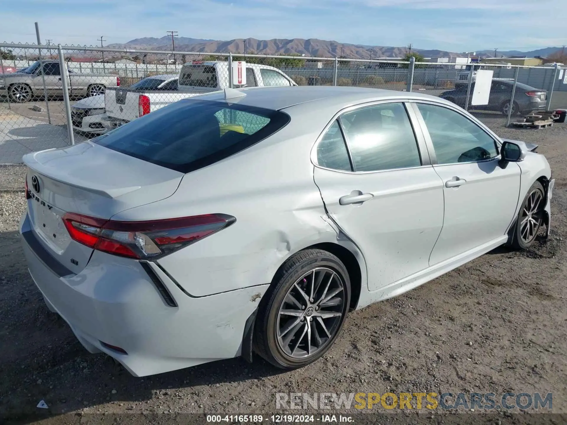 4 fotografías del automóvil dañado 4T1G11AK5NU061051 TOYOTA CAMRY 2022