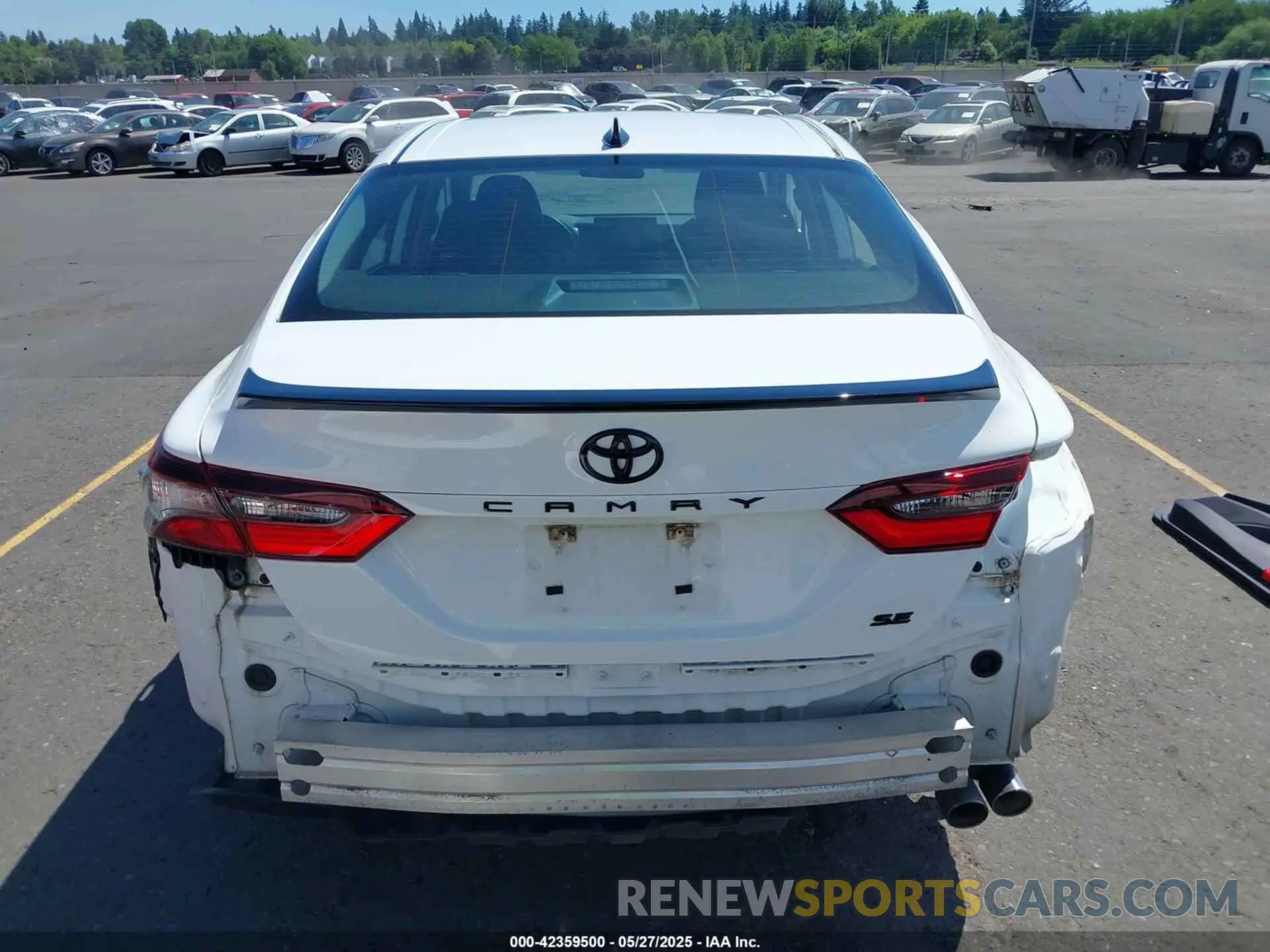 17 fotografías del automóvil dañado 4T1G11AK5NU075077 TOYOTA CAMRY 2022