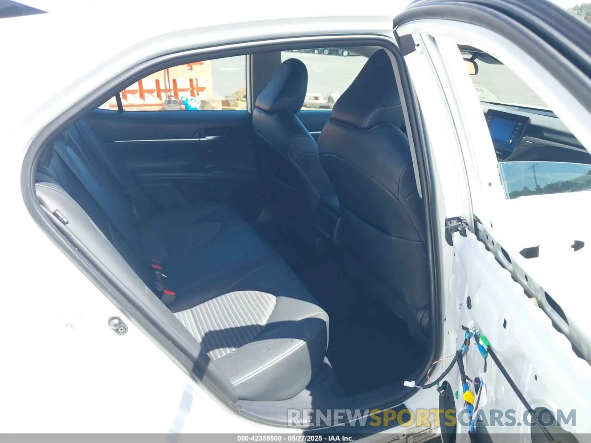 8 fotografías del automóvil dañado 4T1G11AK5NU075077 TOYOTA CAMRY 2022