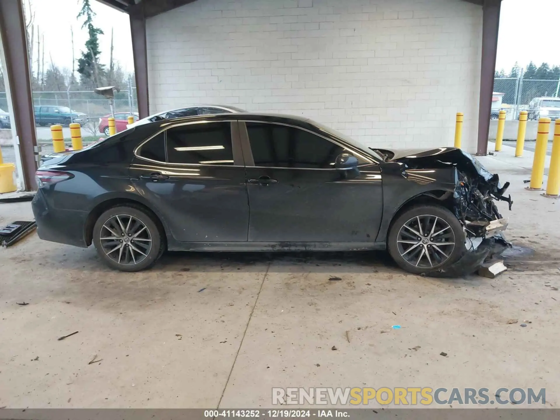 14 fotografías del automóvil dañado 4T1G11AK5NU624020 TOYOTA CAMRY 2022