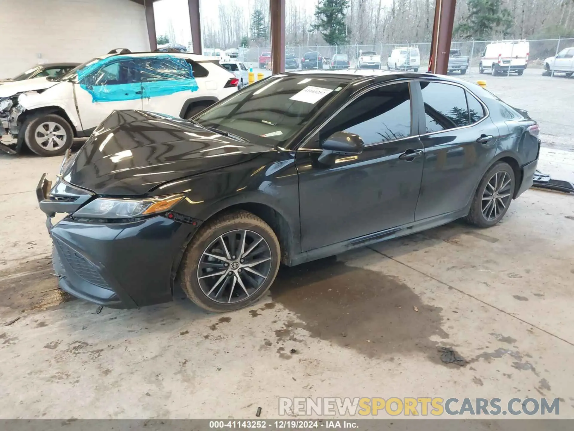 2 fotografías del automóvil dañado 4T1G11AK5NU624020 TOYOTA CAMRY 2022