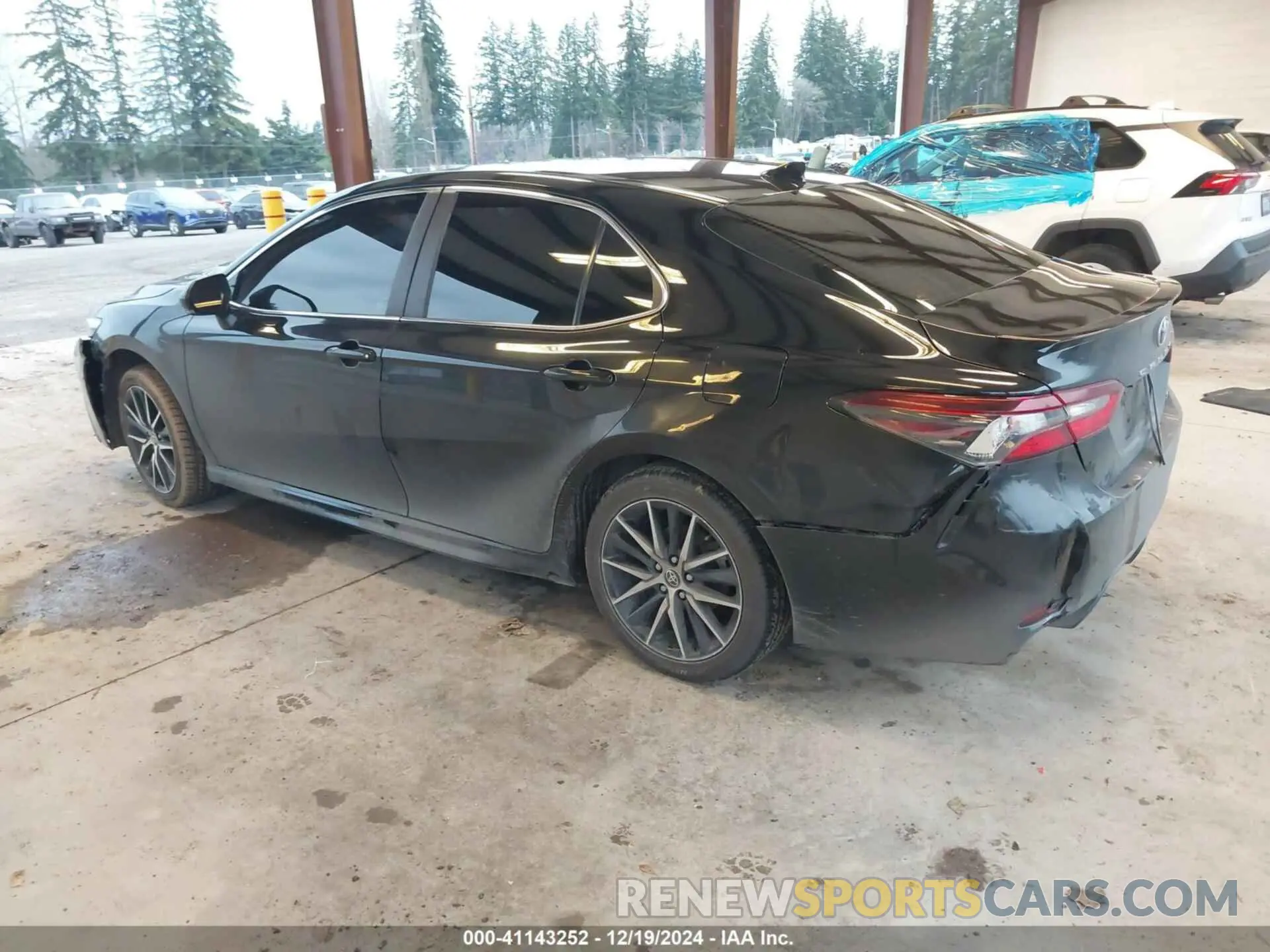 3 fotografías del automóvil dañado 4T1G11AK5NU624020 TOYOTA CAMRY 2022